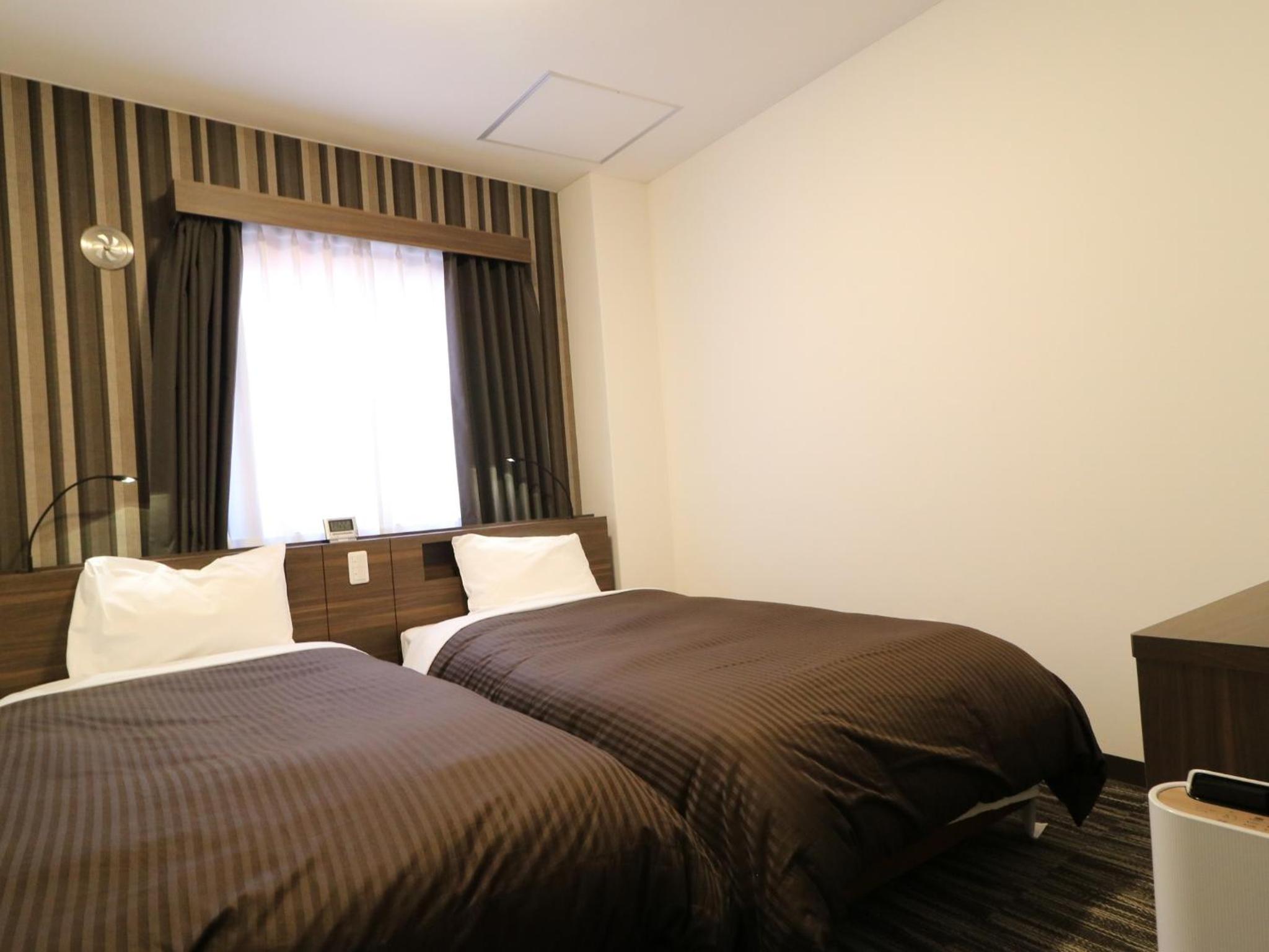 Economy Twin Room - Non-Smoking