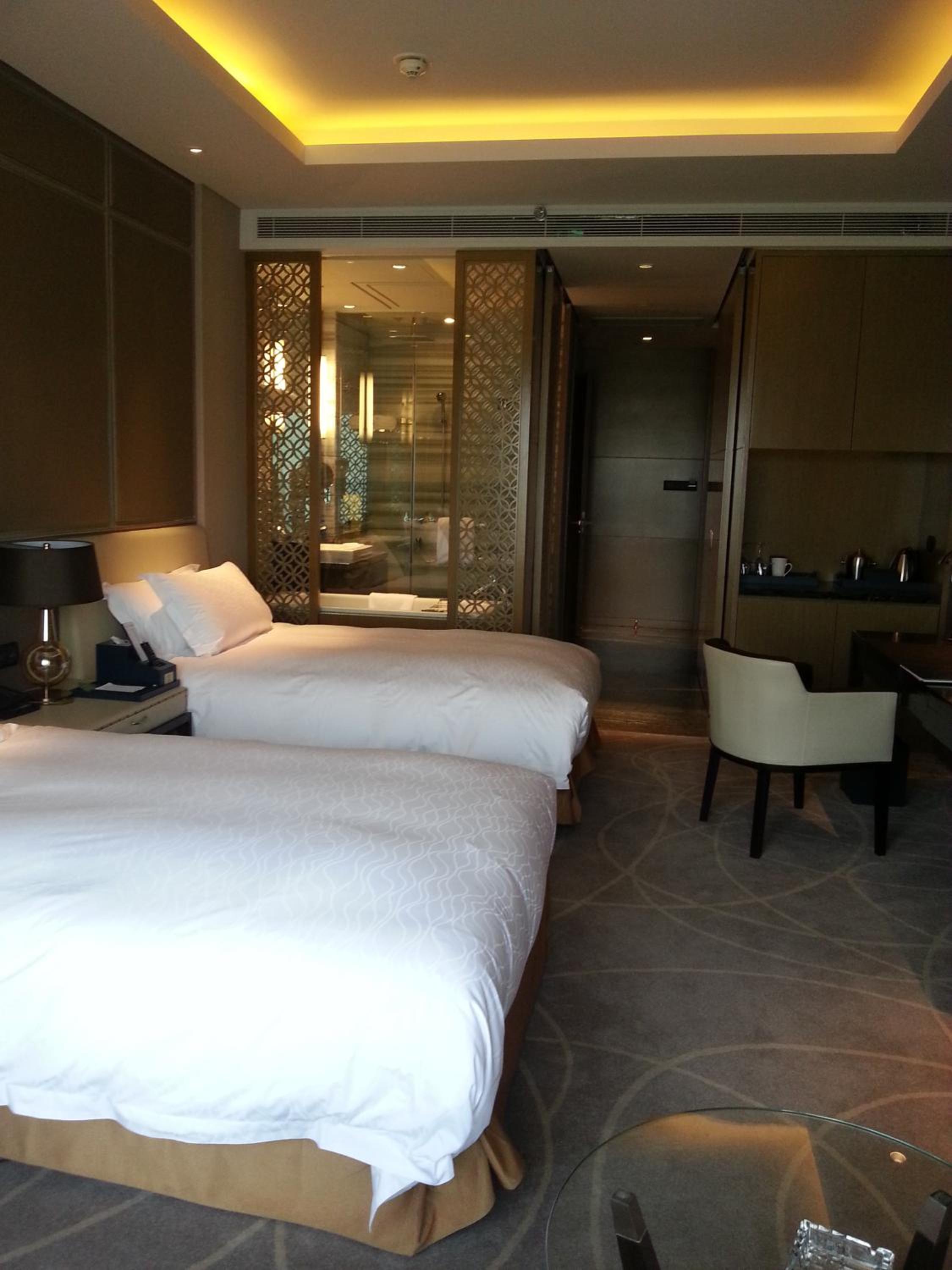 Deluxe Double or Twin Room with Lake View photo 2