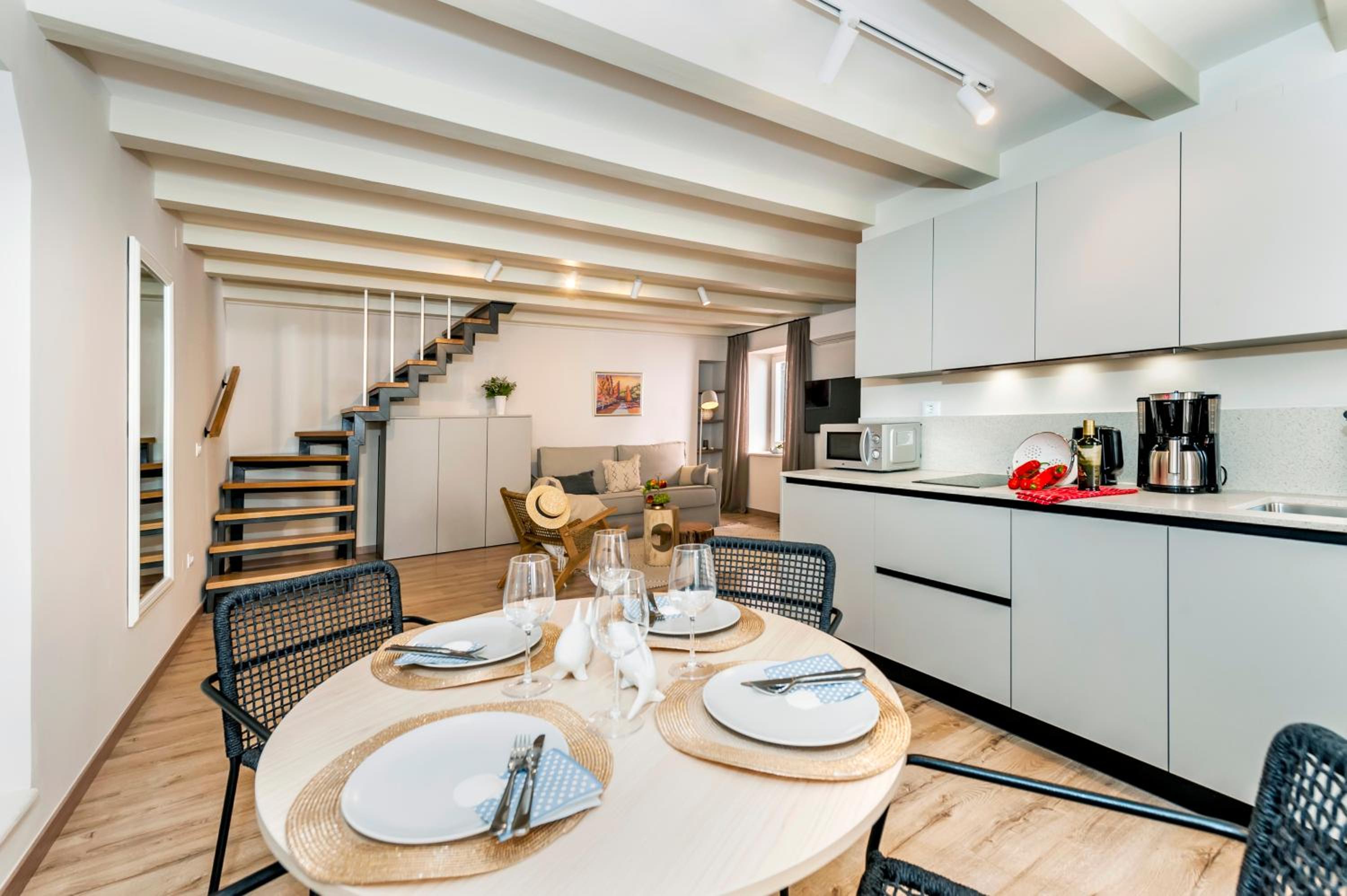 Duplex Apartment - Photo 2