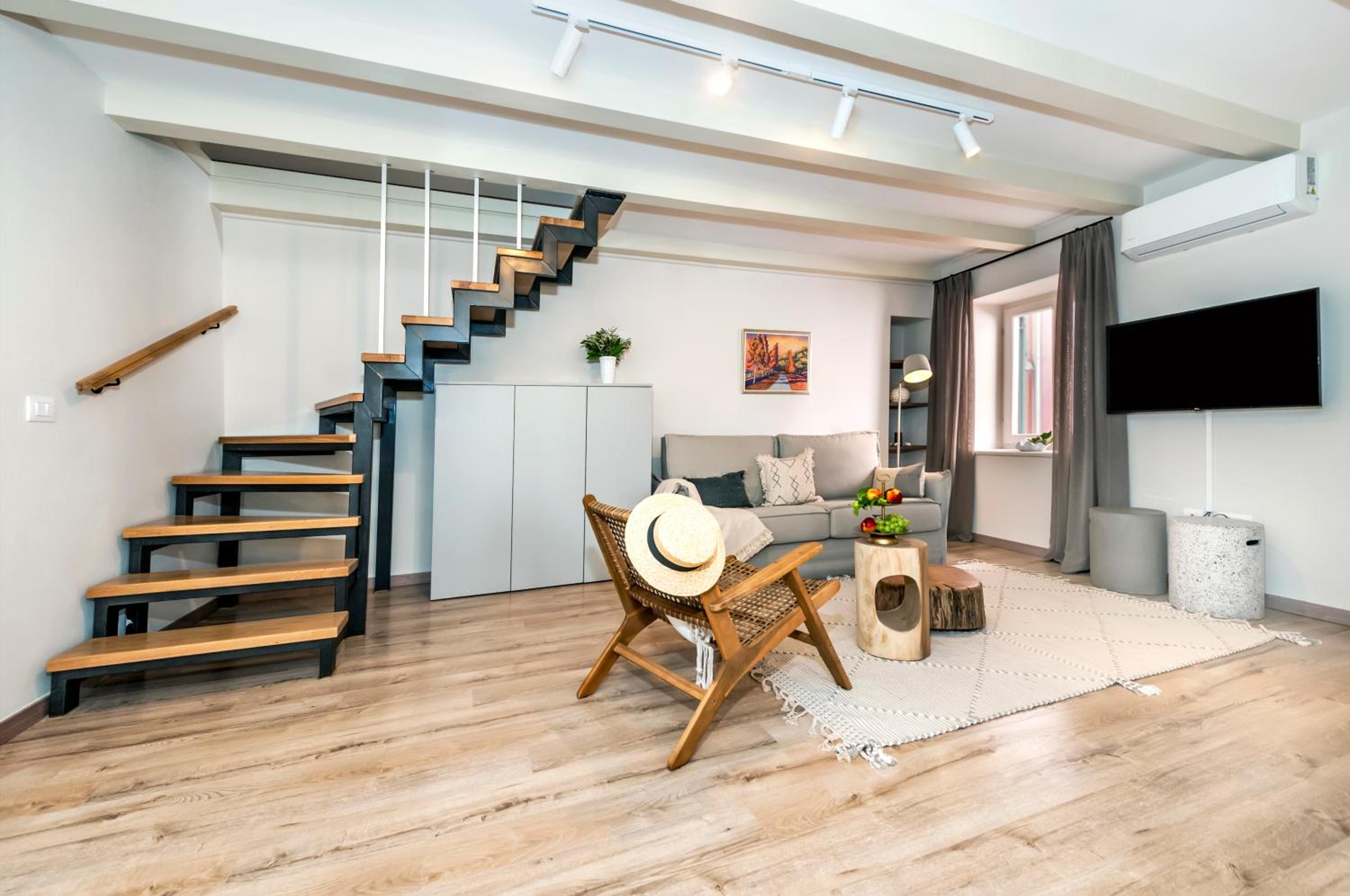 Duplex Apartment - Photo 1