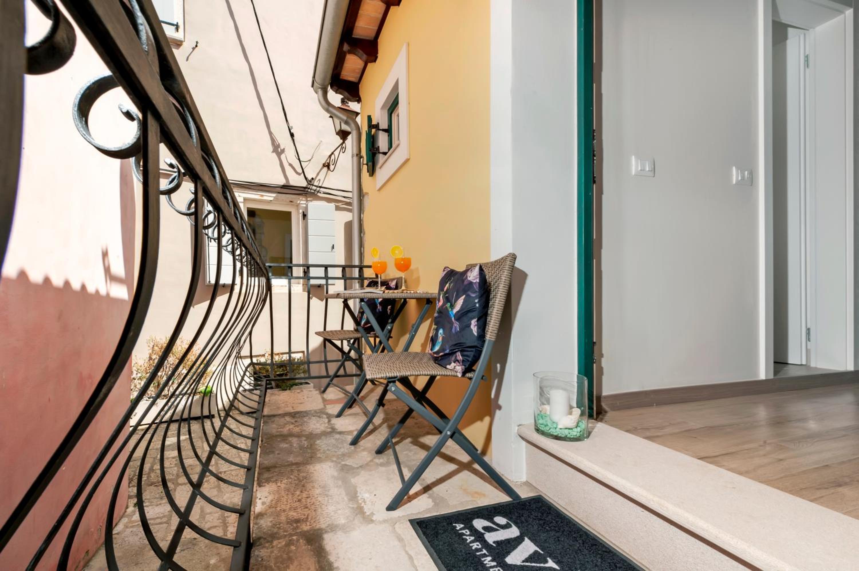 Duplex Apartment - Photo 23