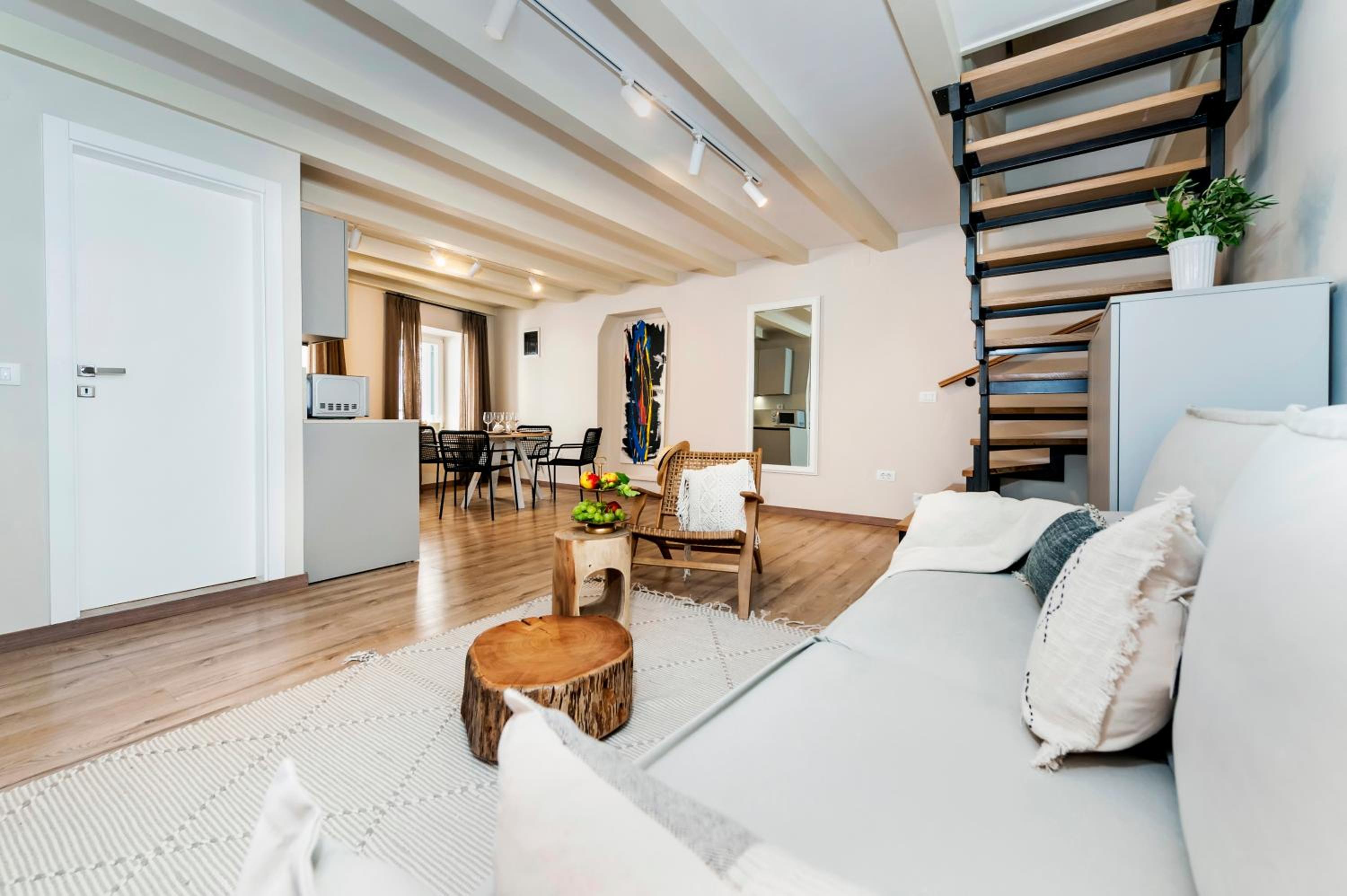 Duplex Apartment - Photo 4