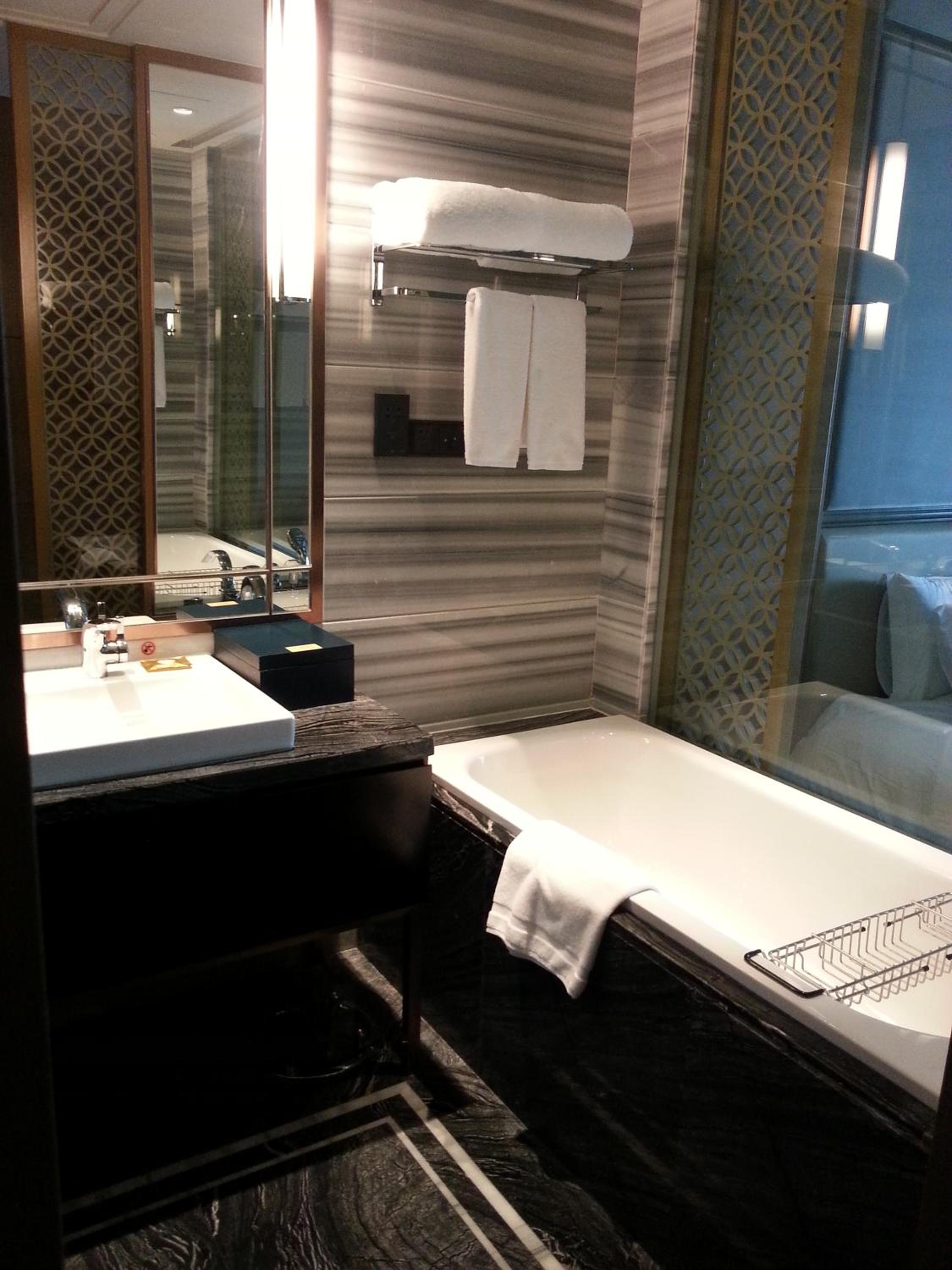 Deluxe Double or Twin Room with Mountain View