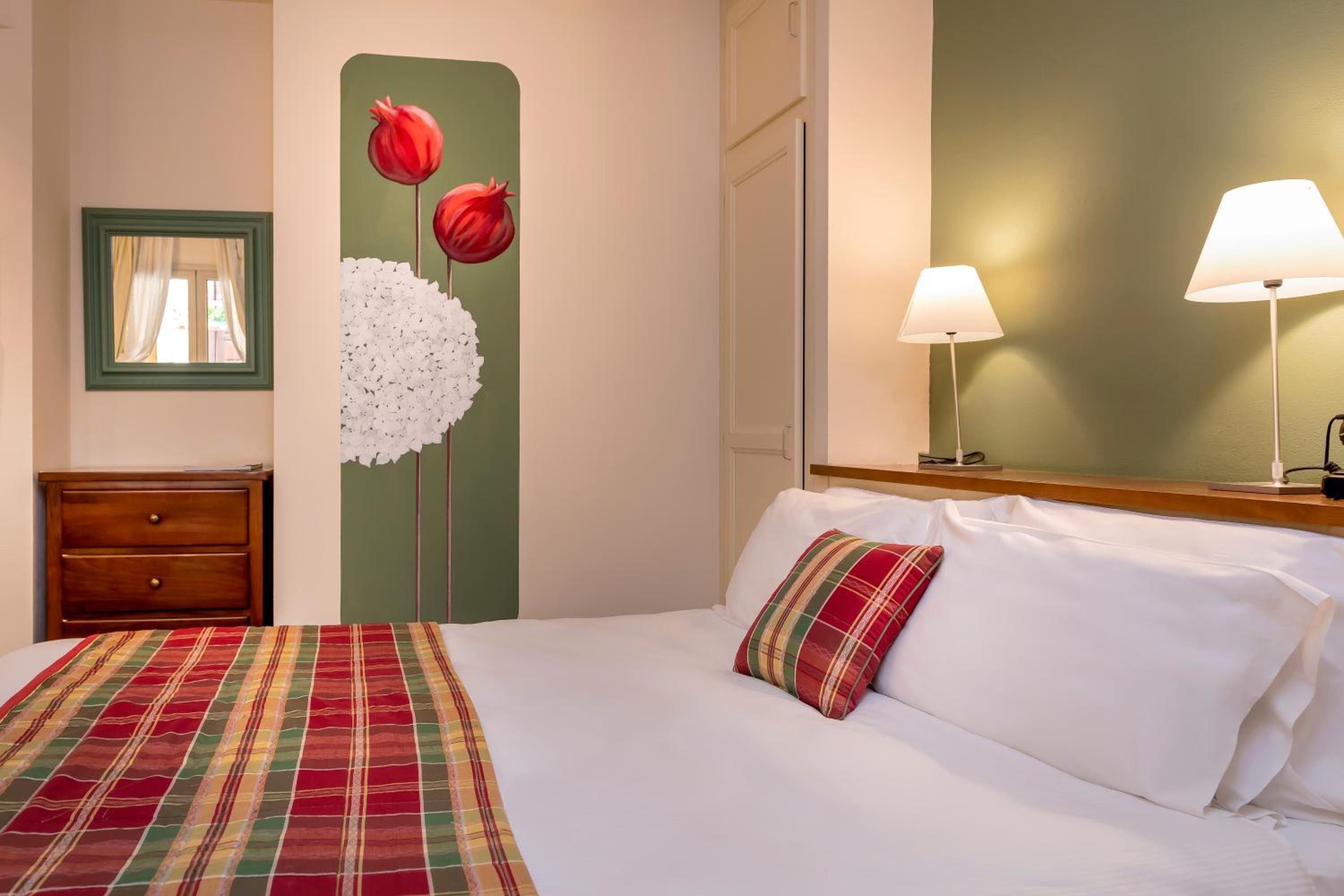 Standard Double or Twin Room - Photo 4