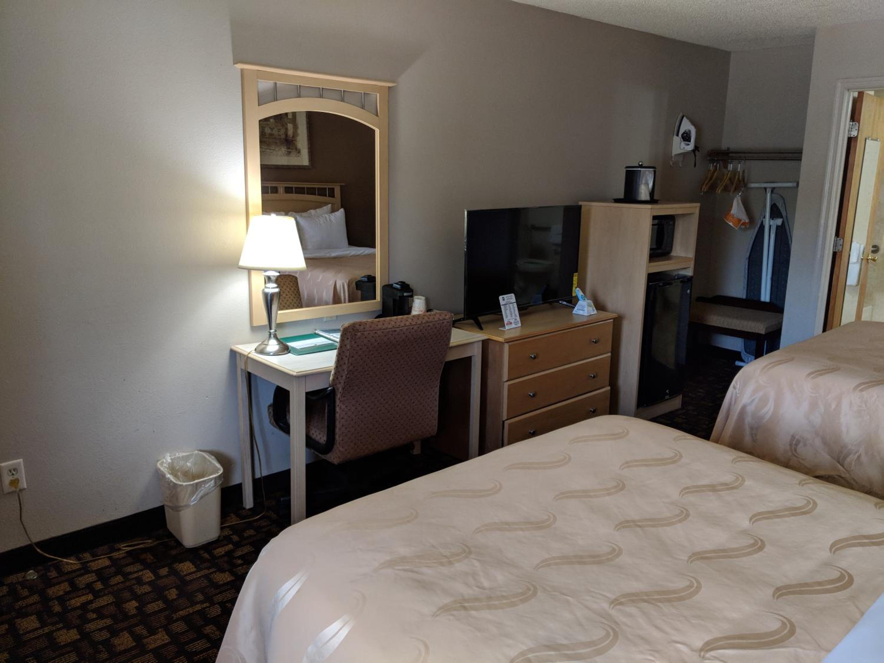 Double Room with Two Double Beds - Accessible/Non-Smoking - Photo 1