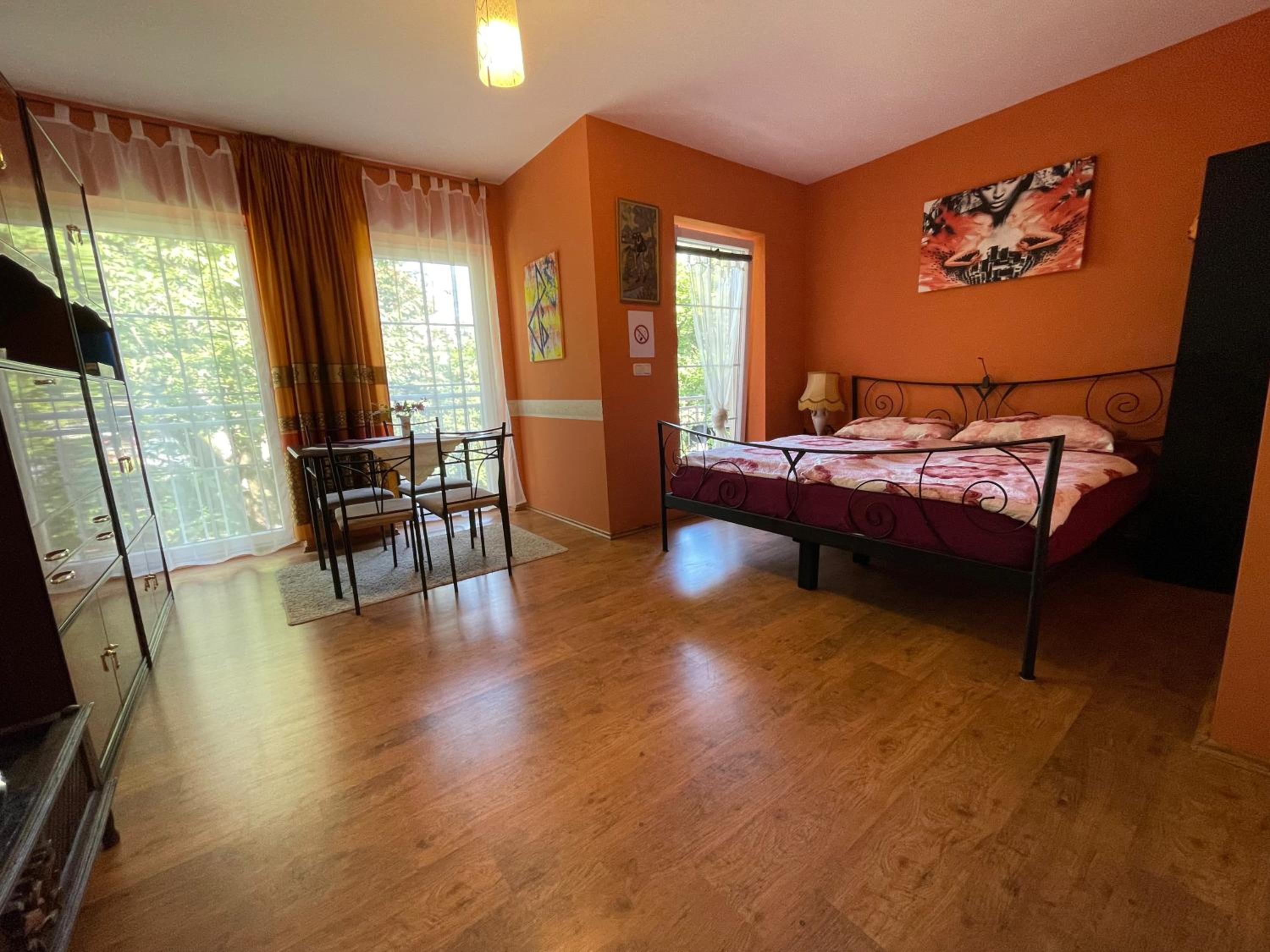 Three-Bedroom Apartment - Photo 5