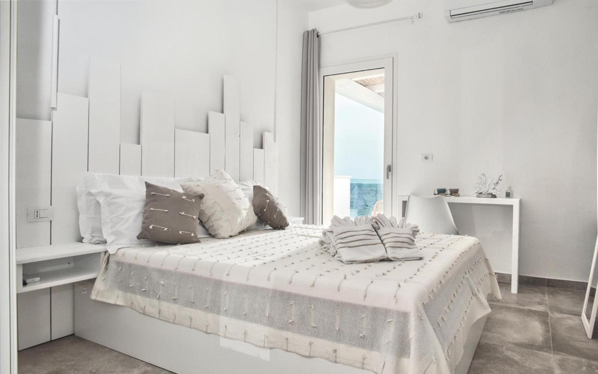 Double Room with Balcony and Sea View