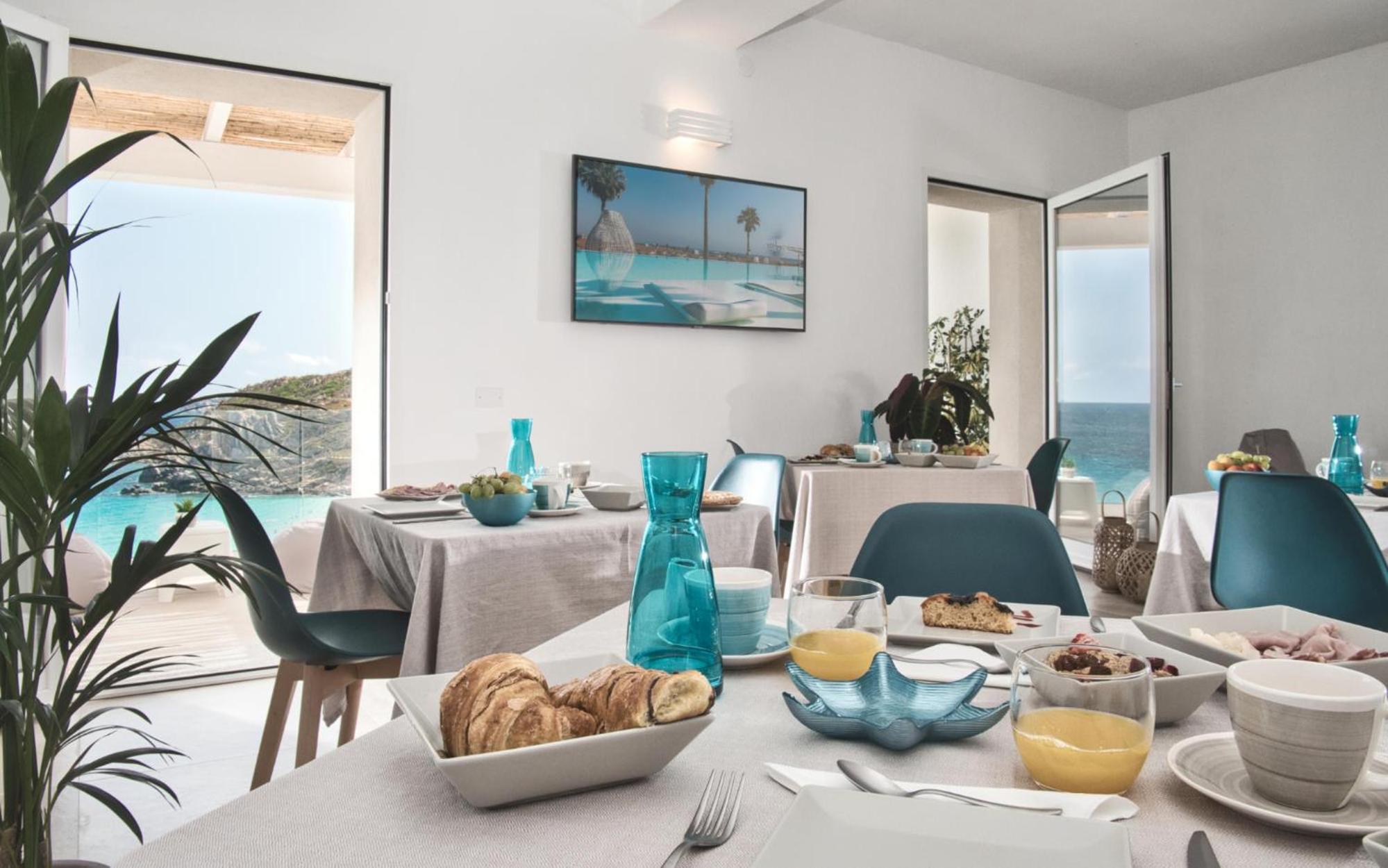 Double Room with Sea View photo 2