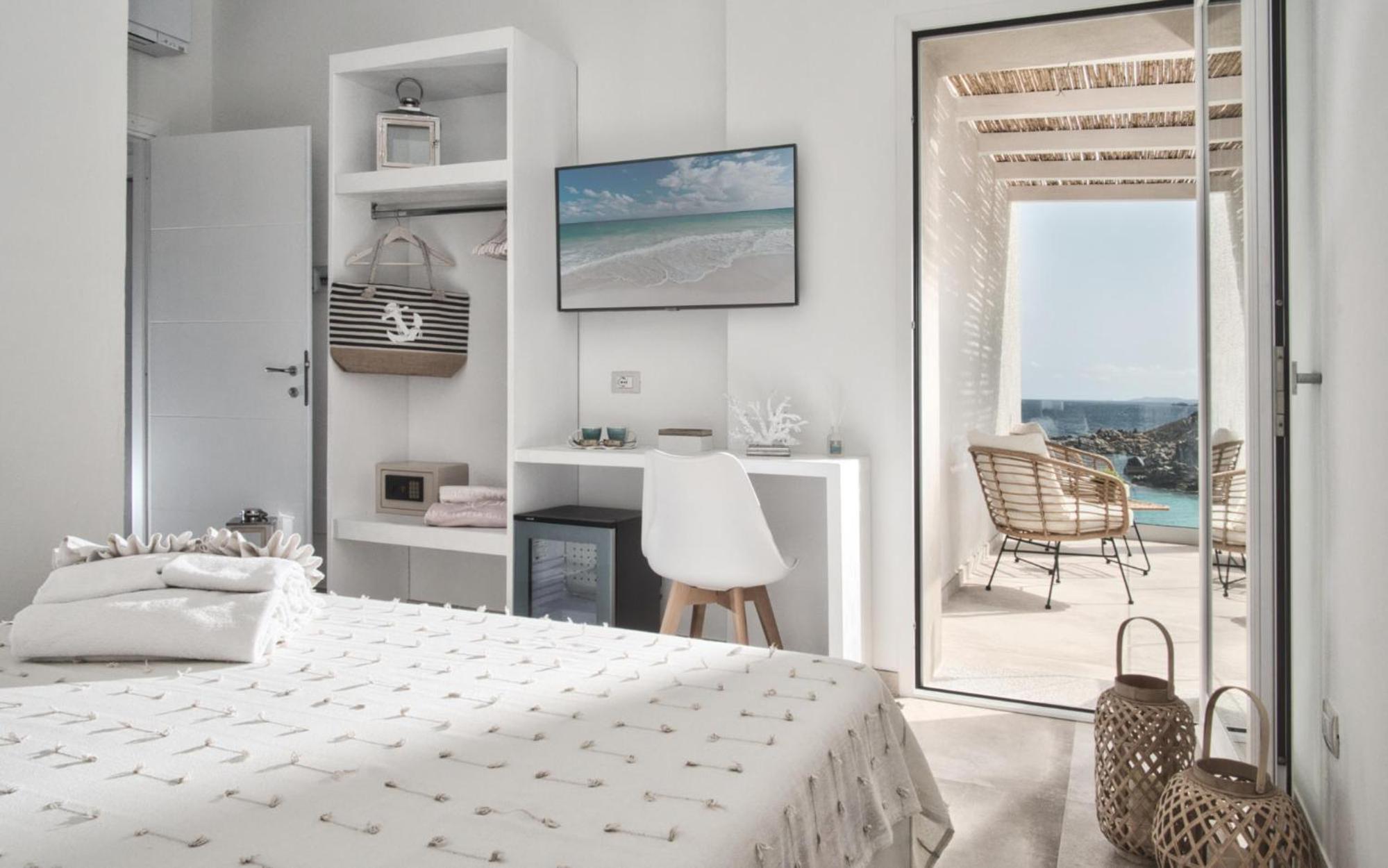 Double Room with Balcony and Sea View