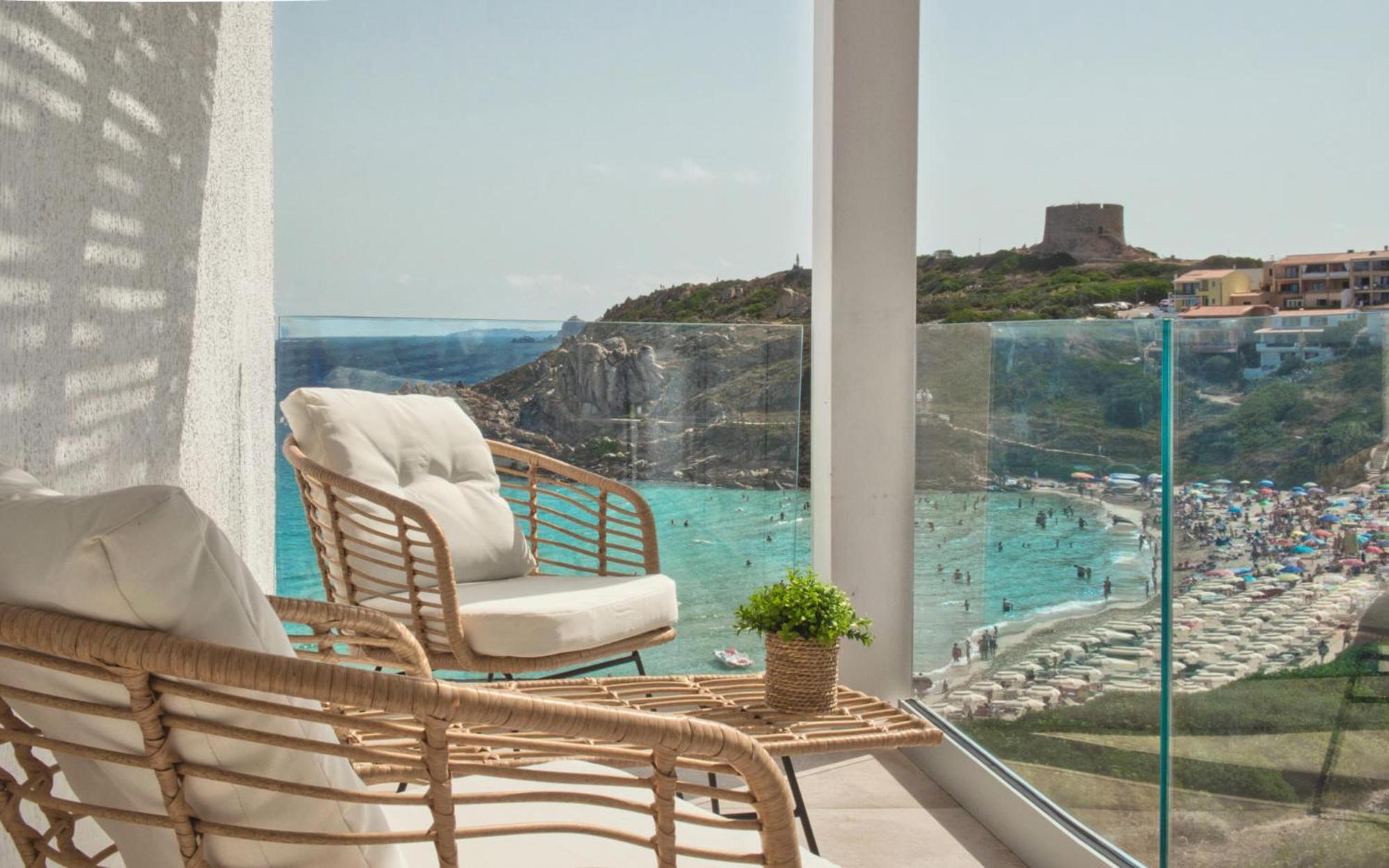 Double Room with Balcony and Sea View photo 3