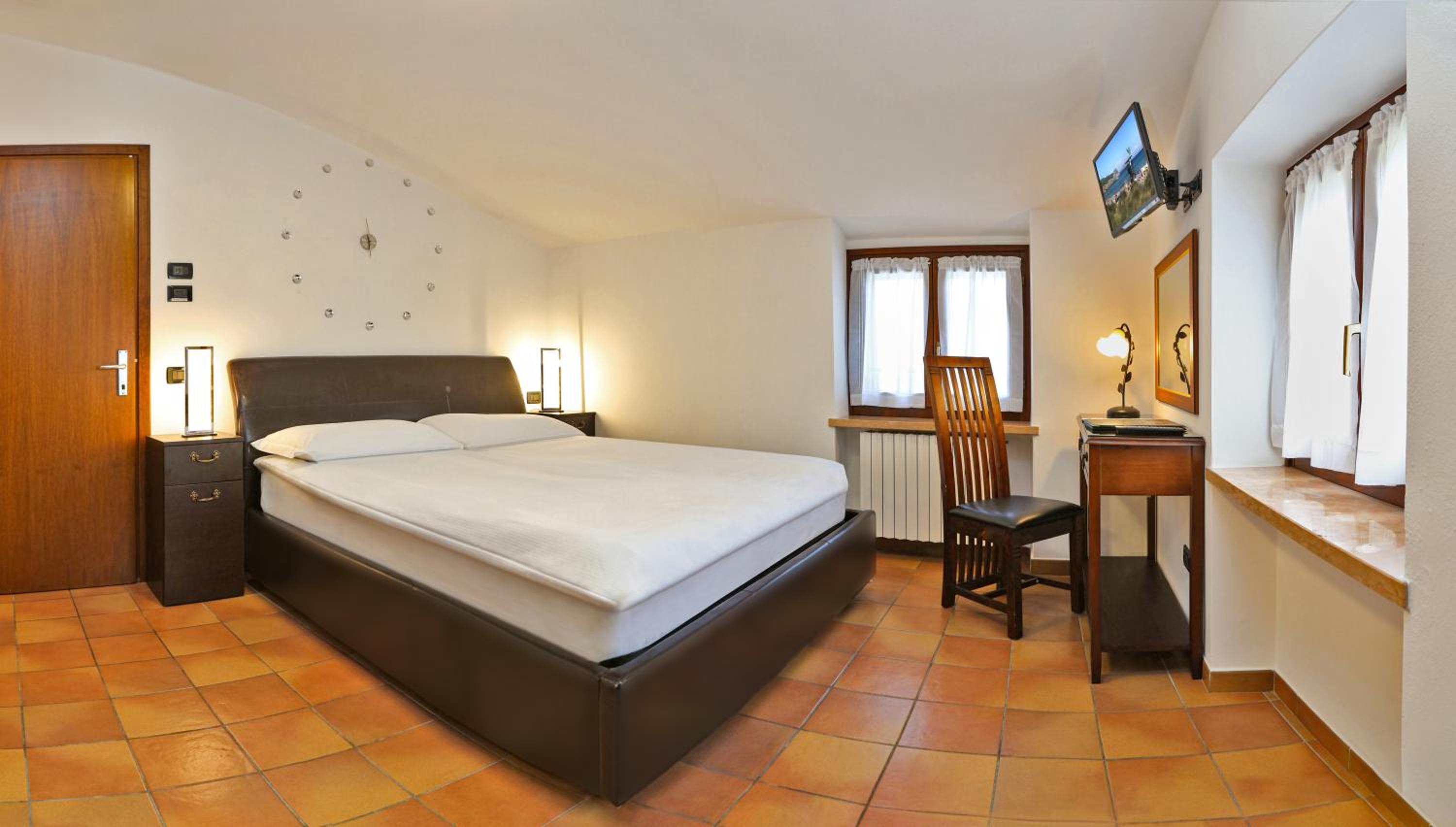 One-Bedroom Apartment with Garden View