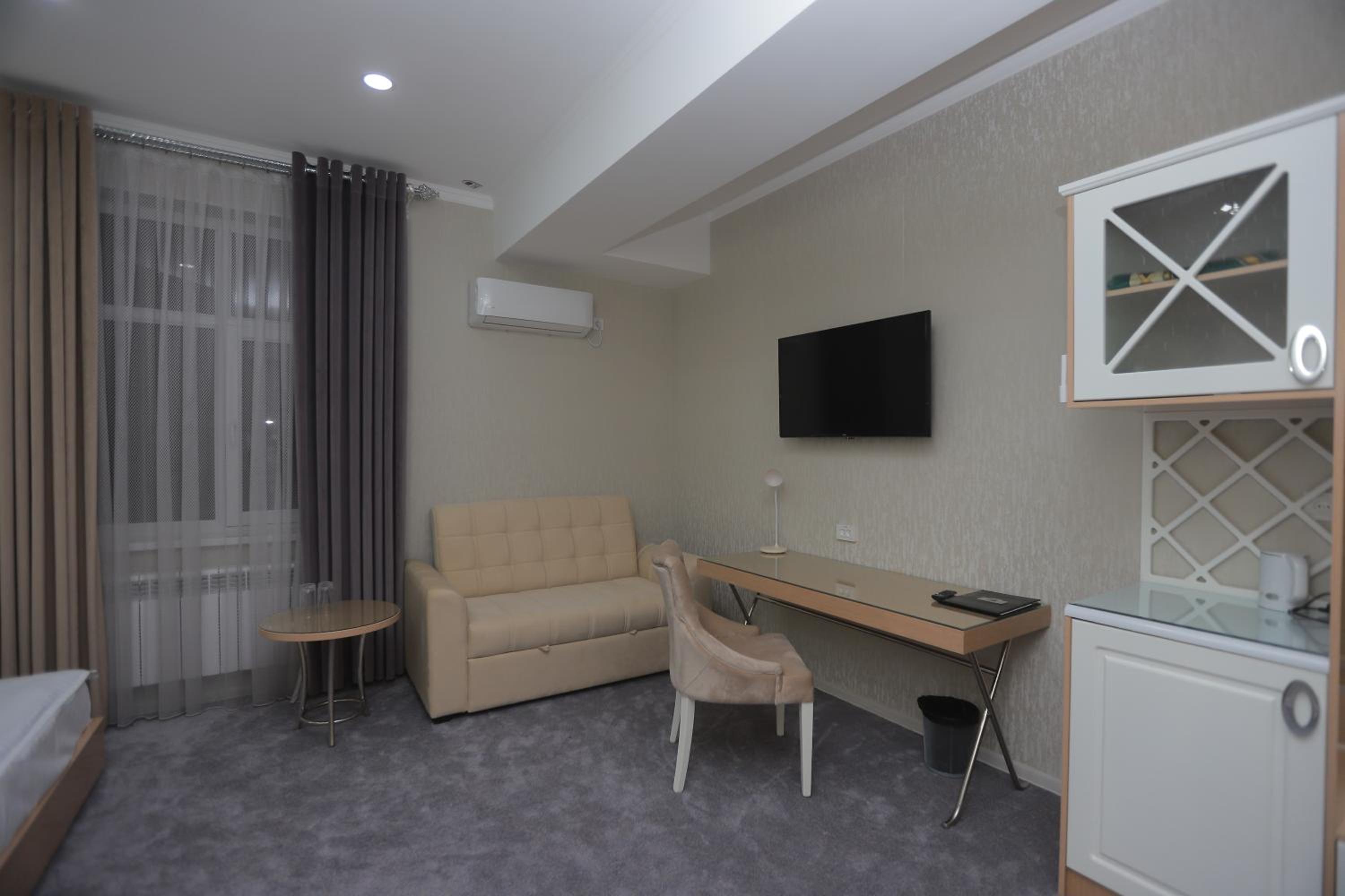 Twin Room - Photo 2