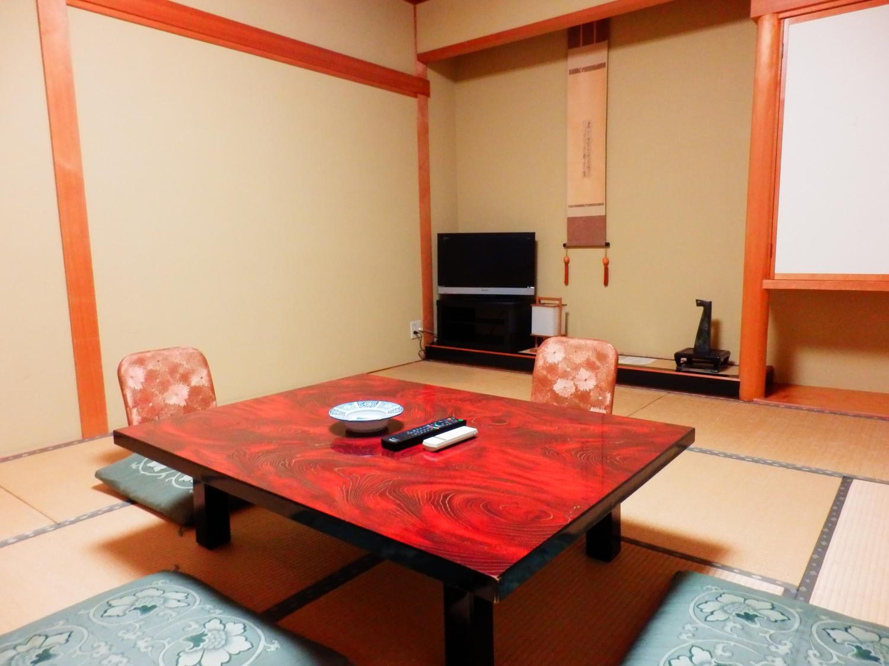 Japanese-Style Room with Private Bathroom photo 1