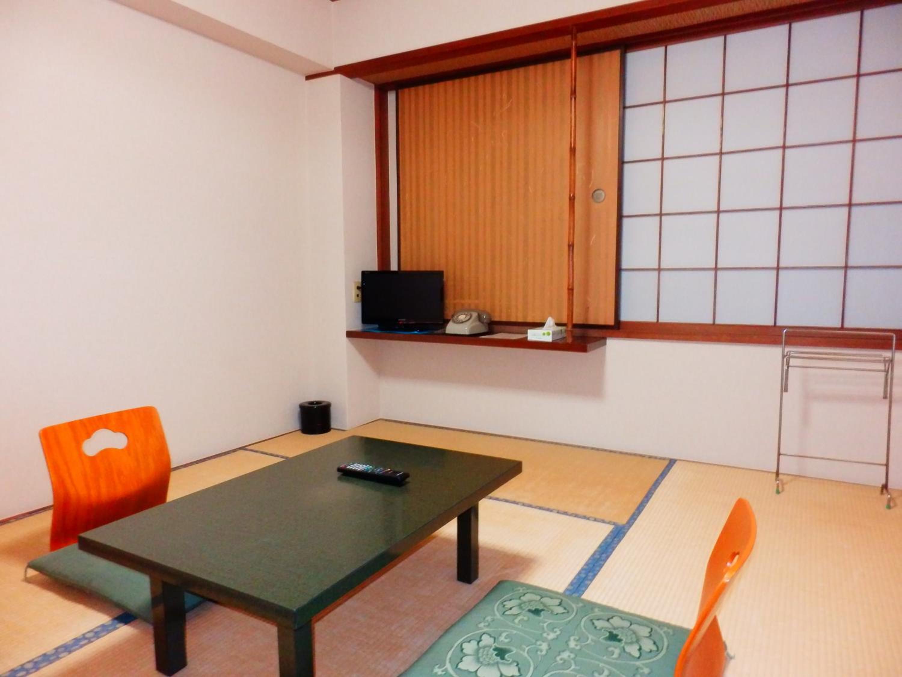 Japanese-Style Room with Private Bathroom photo 2
