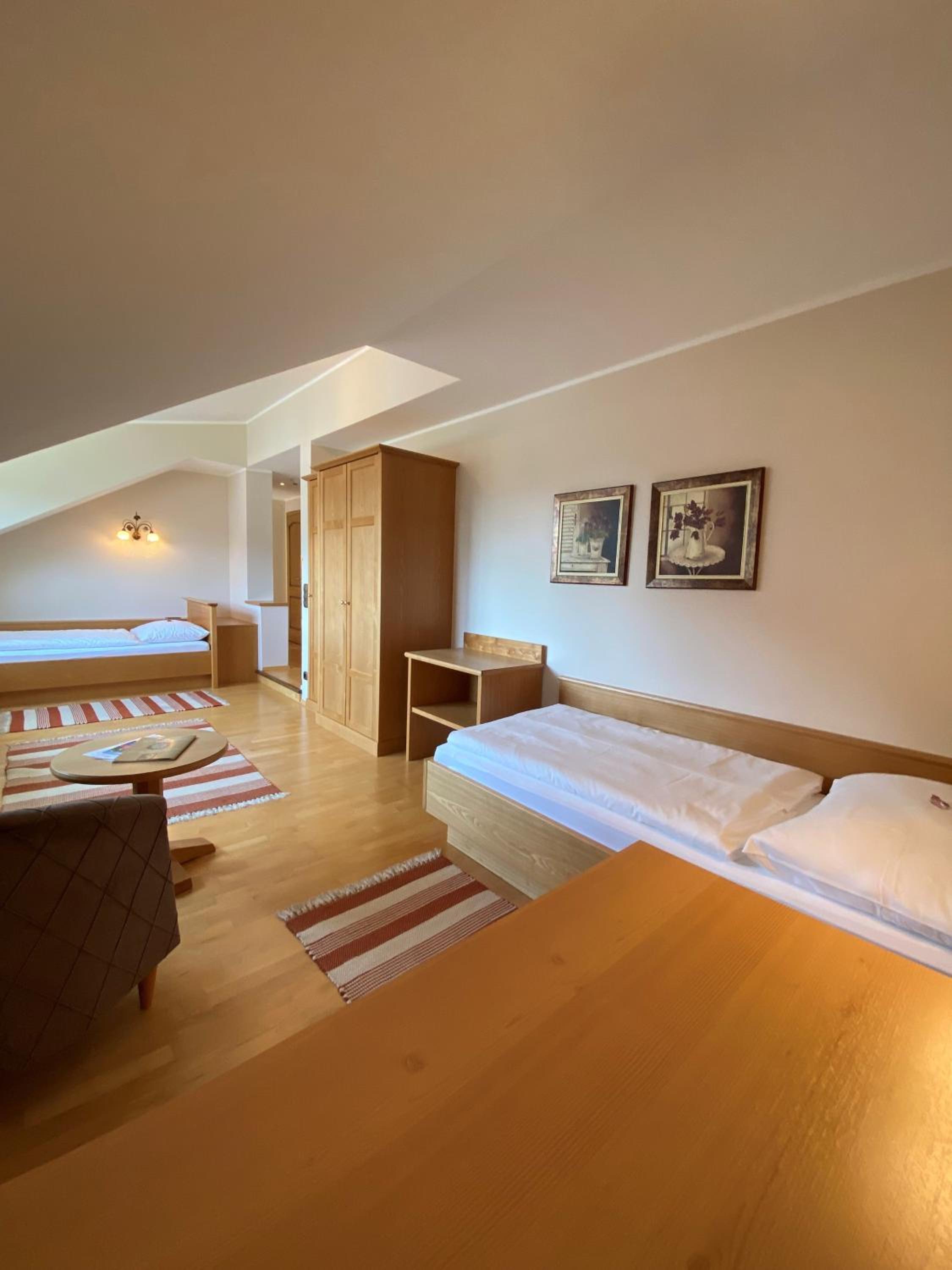 Standard Twin Room photo 3