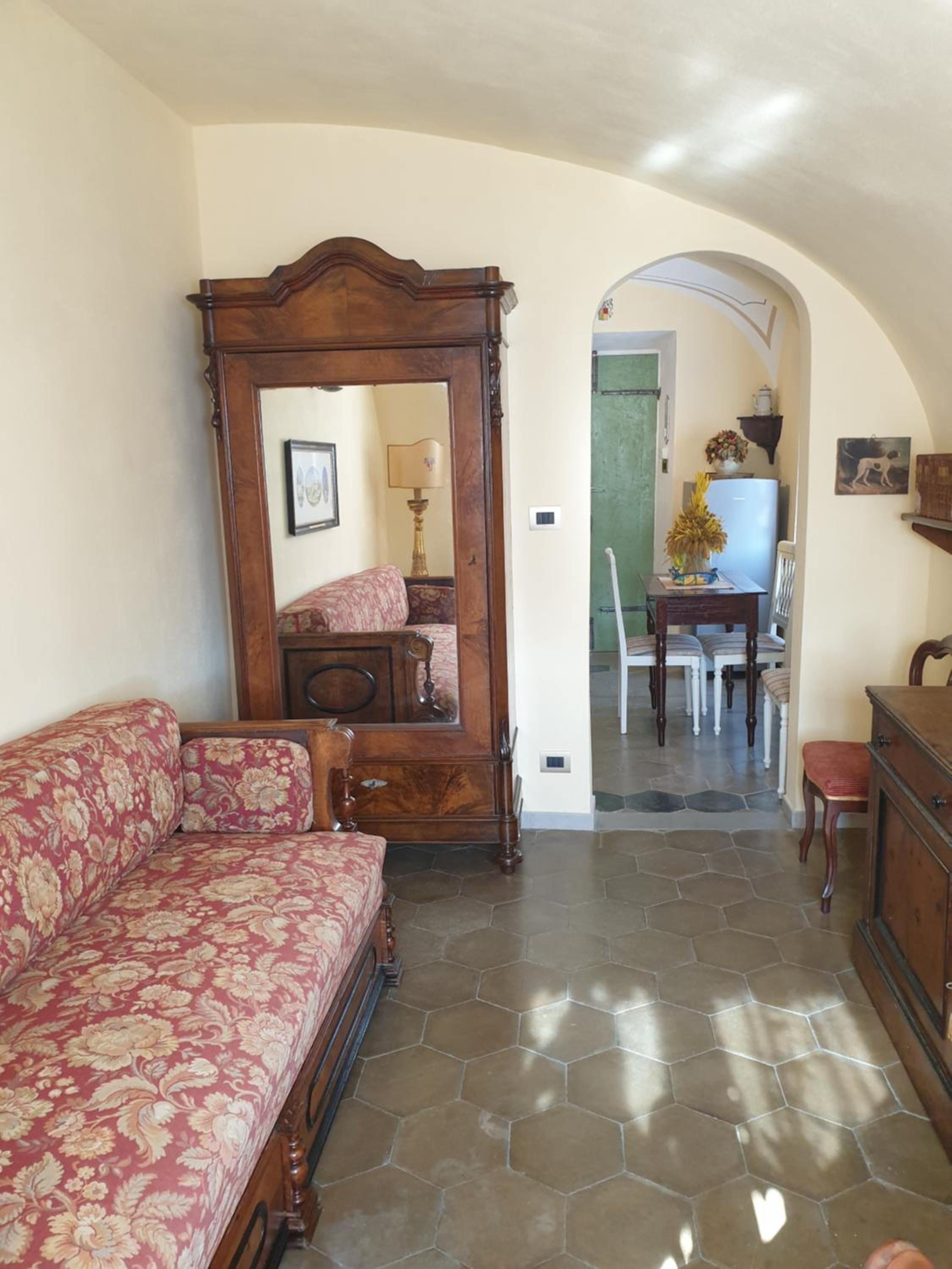 One-Bedroom Apartment - Photo 18