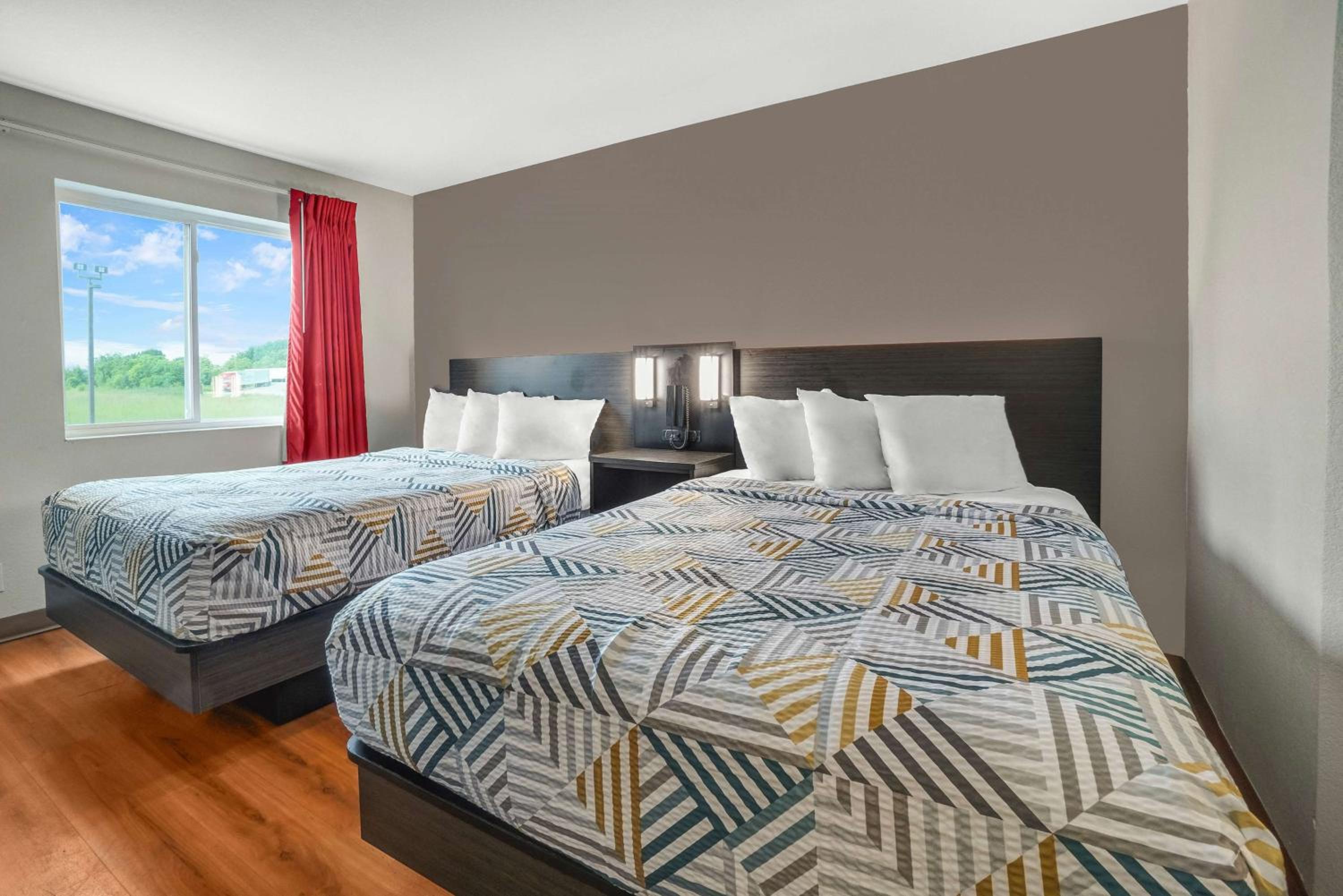 Deluxe Quadruple Room - Non-Smoking - Photo 1