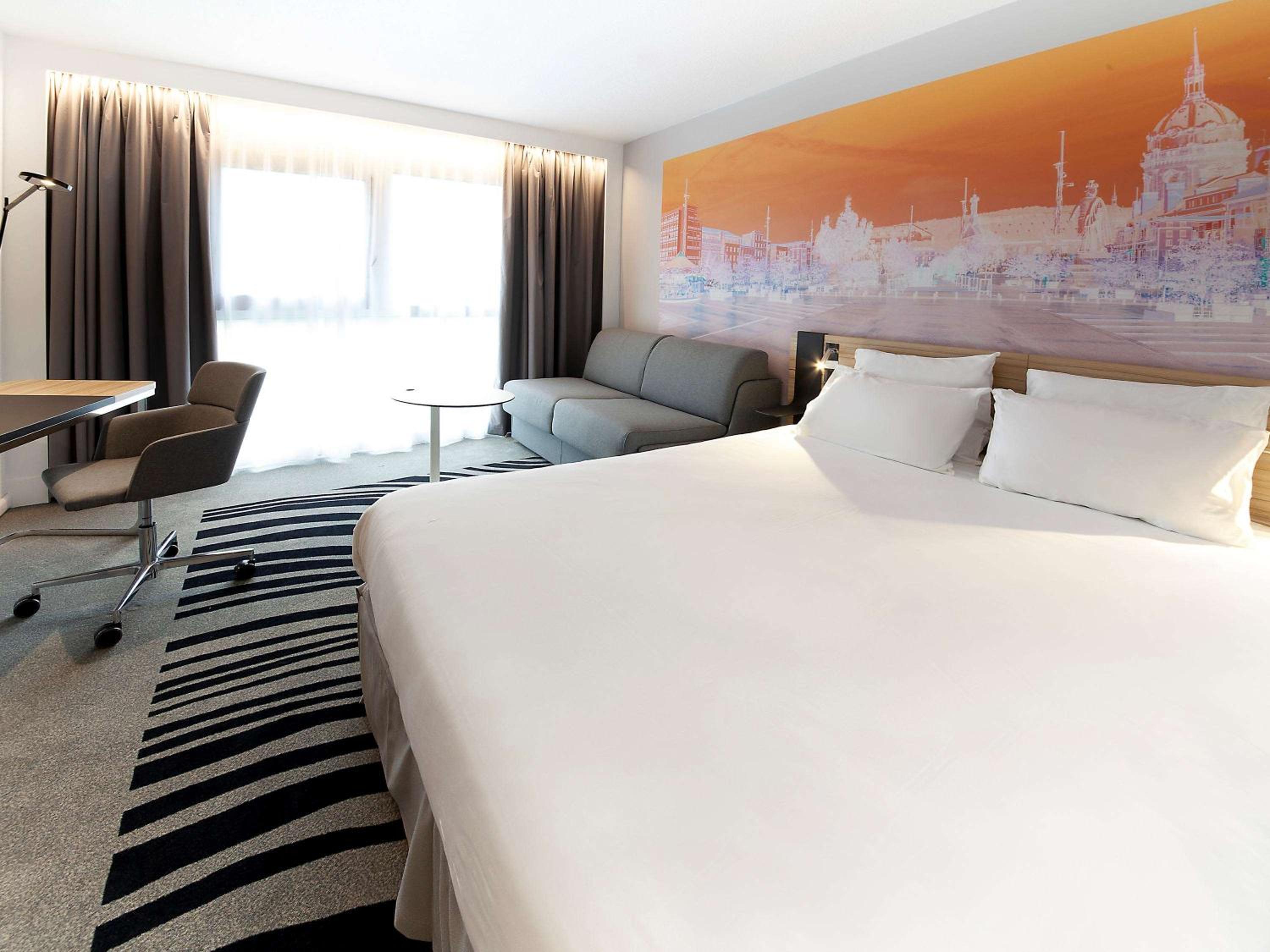 Superior Queen Room with Sofa Bed - Photo 1