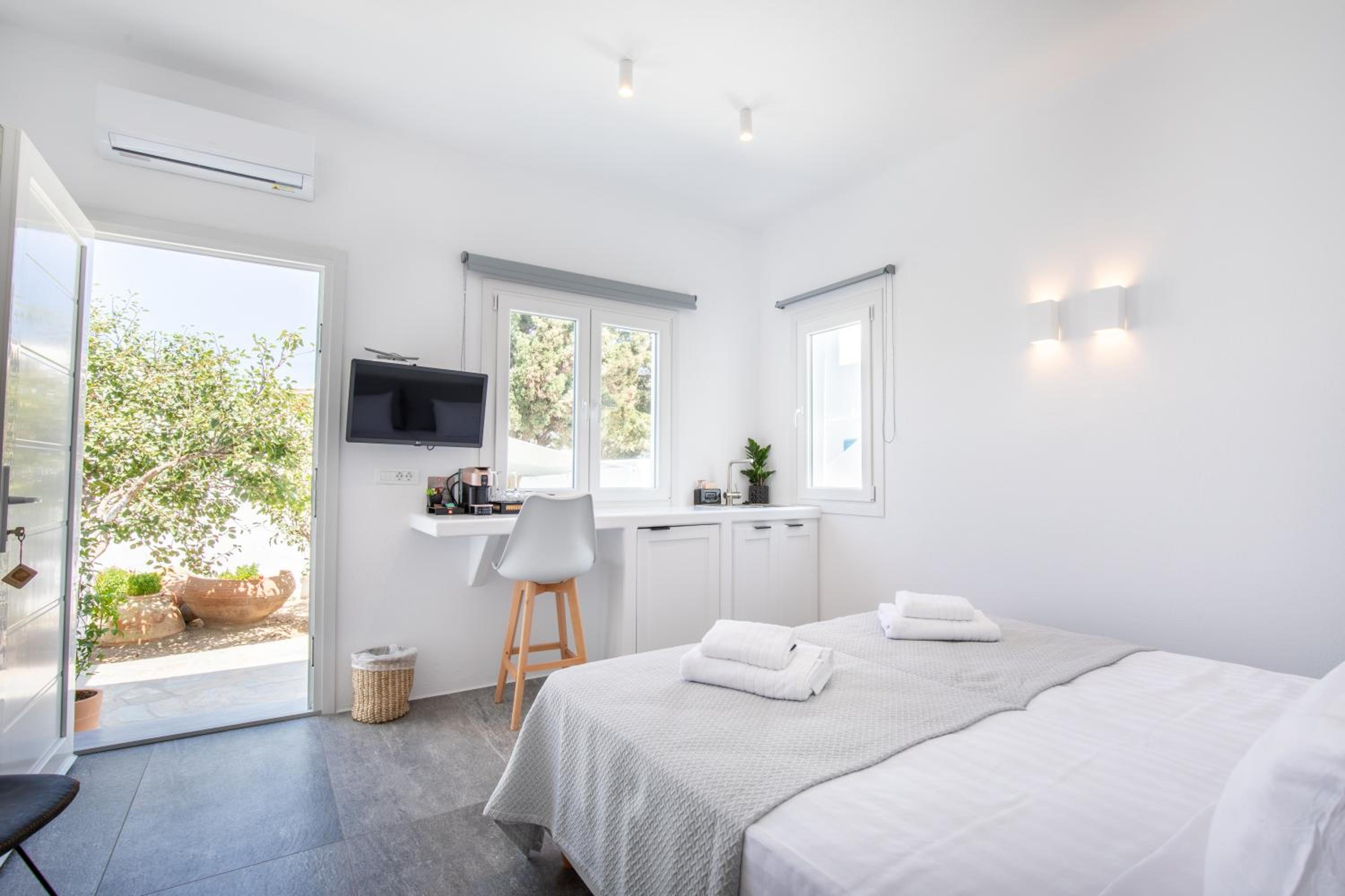 Suite with Garden View - Photo 1