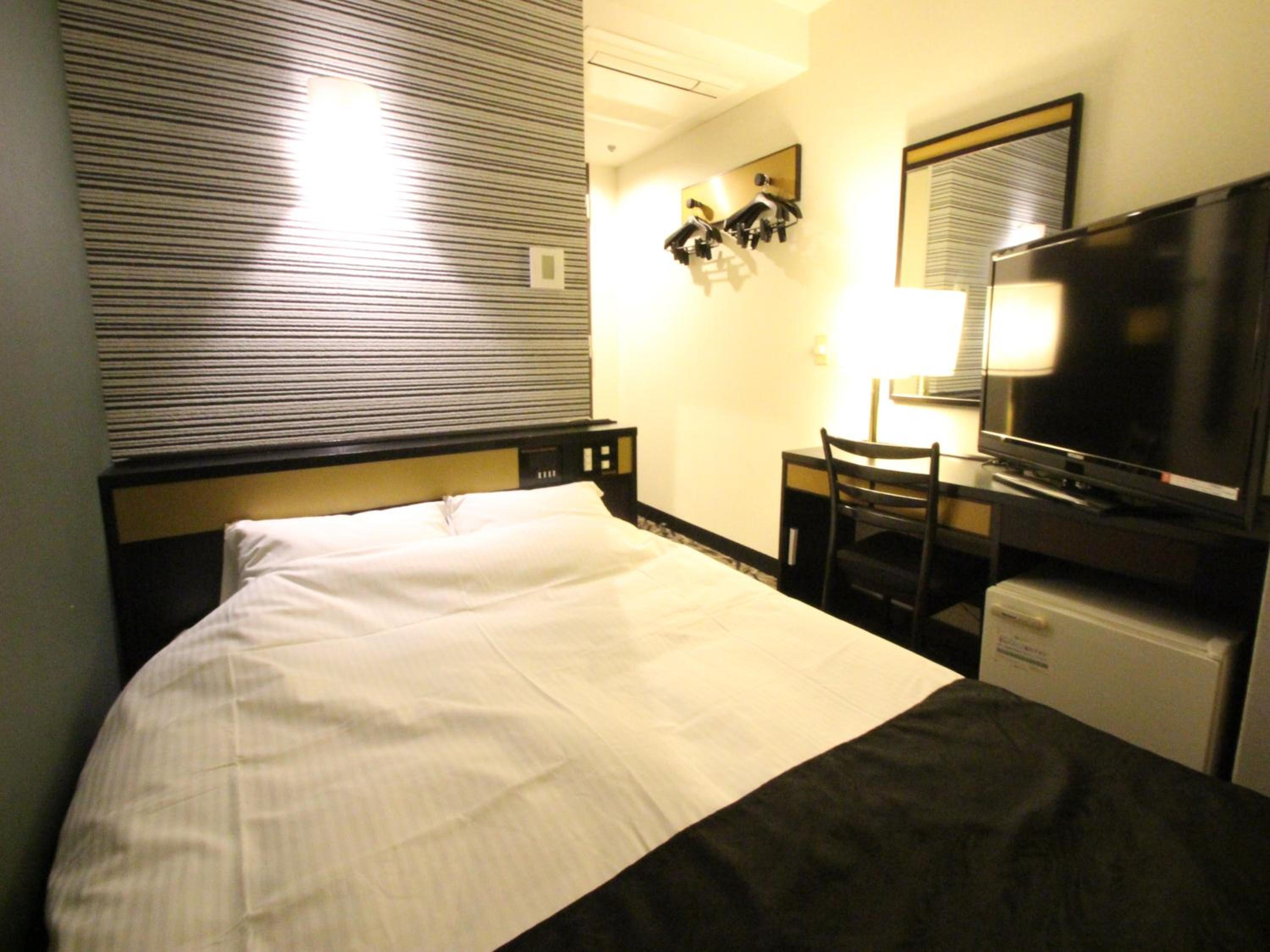 Double Room - Smoking - Photo 13