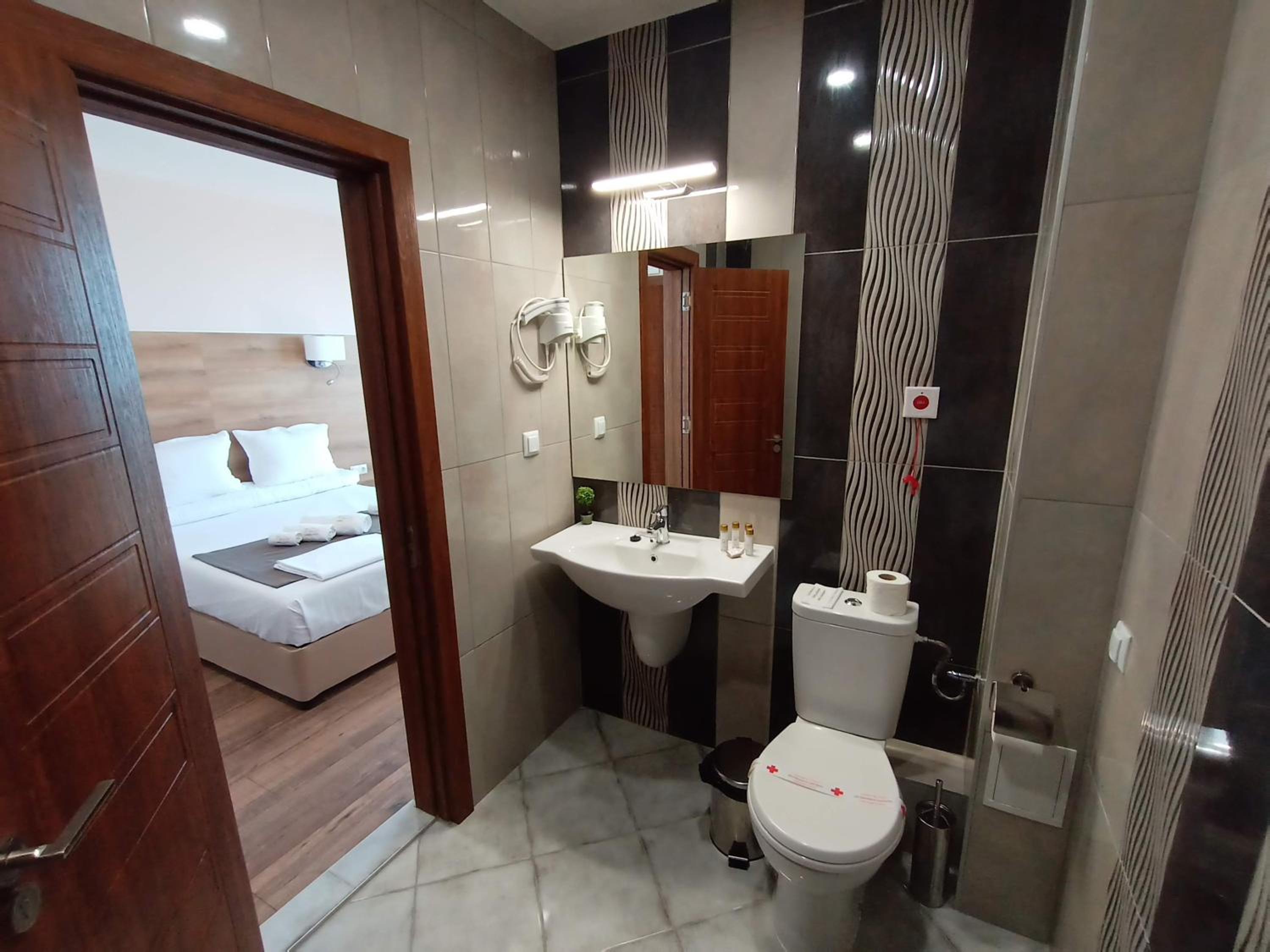 Deluxe Double Room - Photo 7