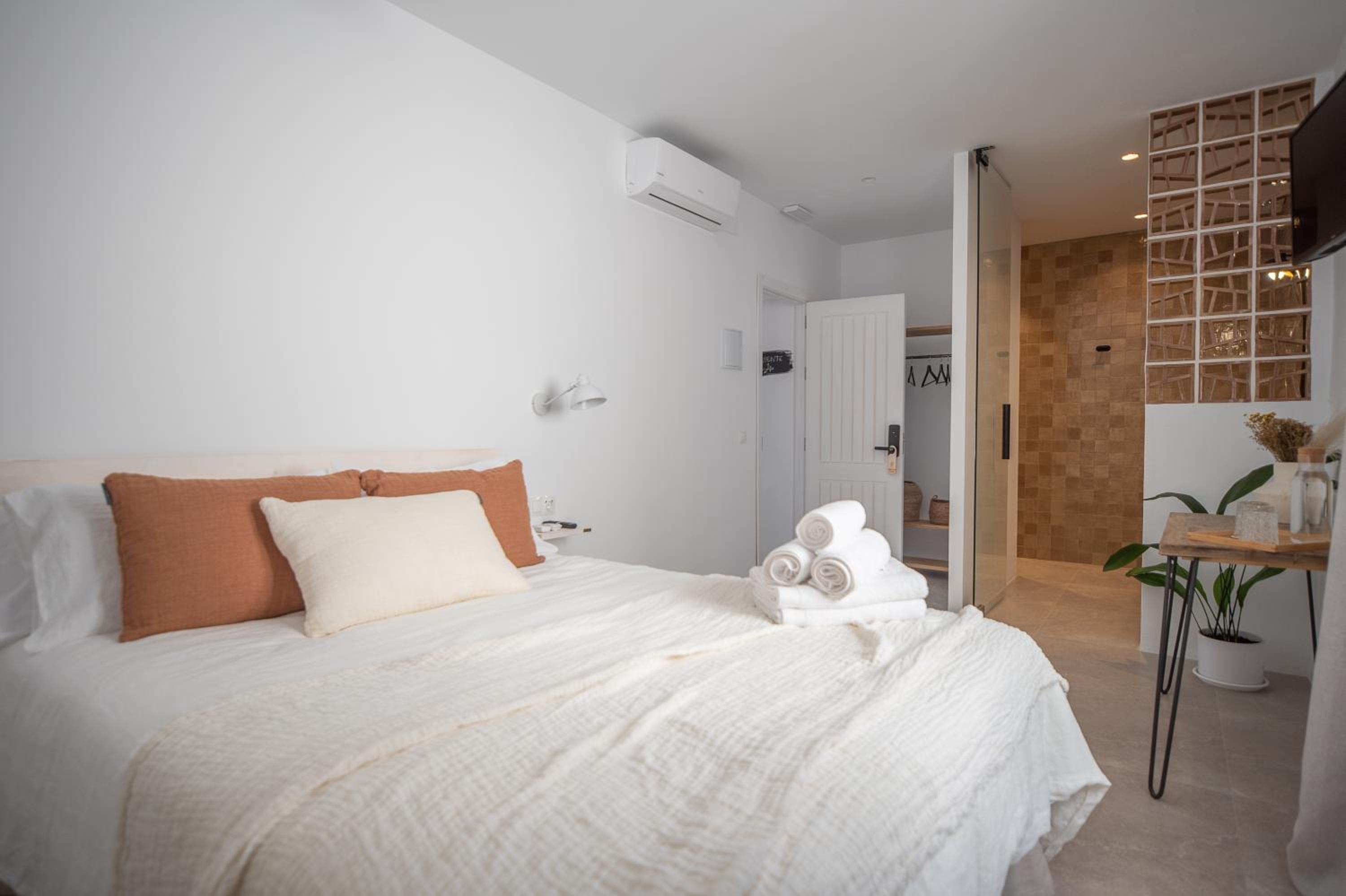 Habitación Doble con Baño Privado