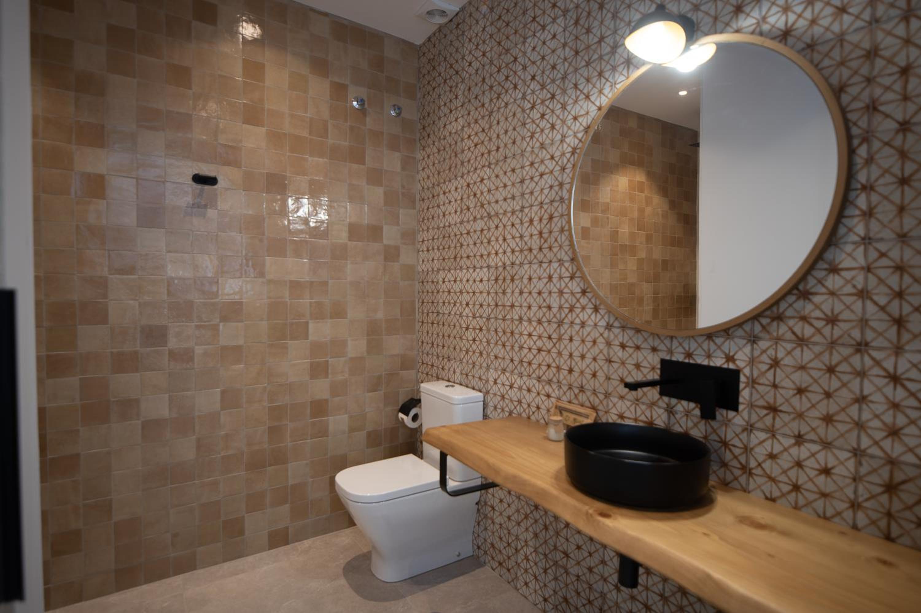 Double Room with Private Bathroom photo 3