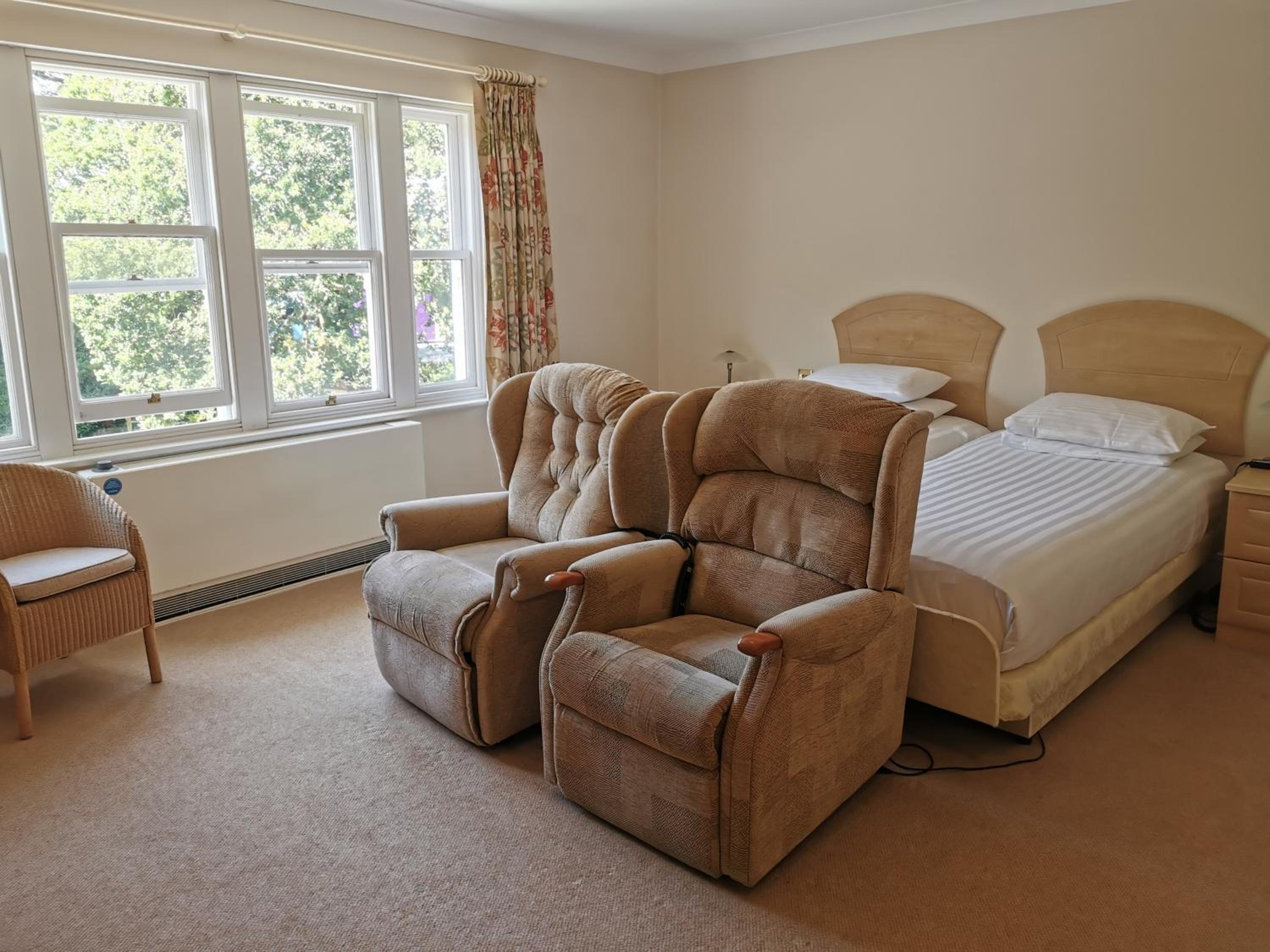 Twin Room - Disability Access - Photo 1