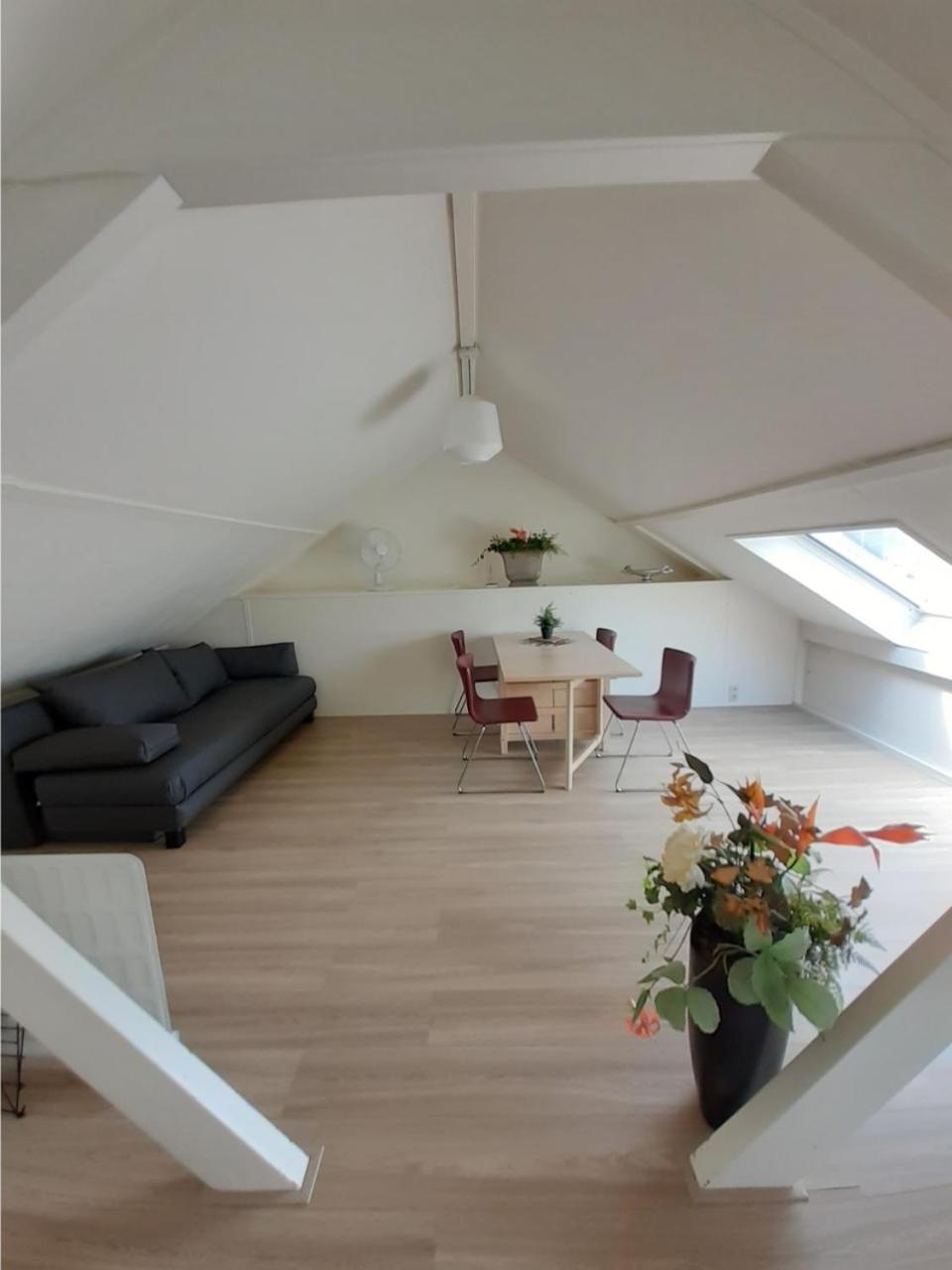 Family Room - Photo 4