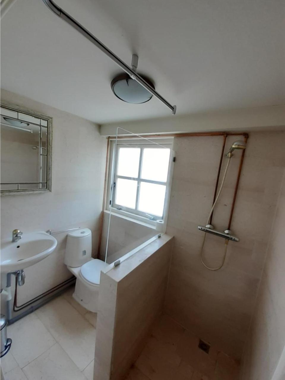 Family Room - Photo 12
