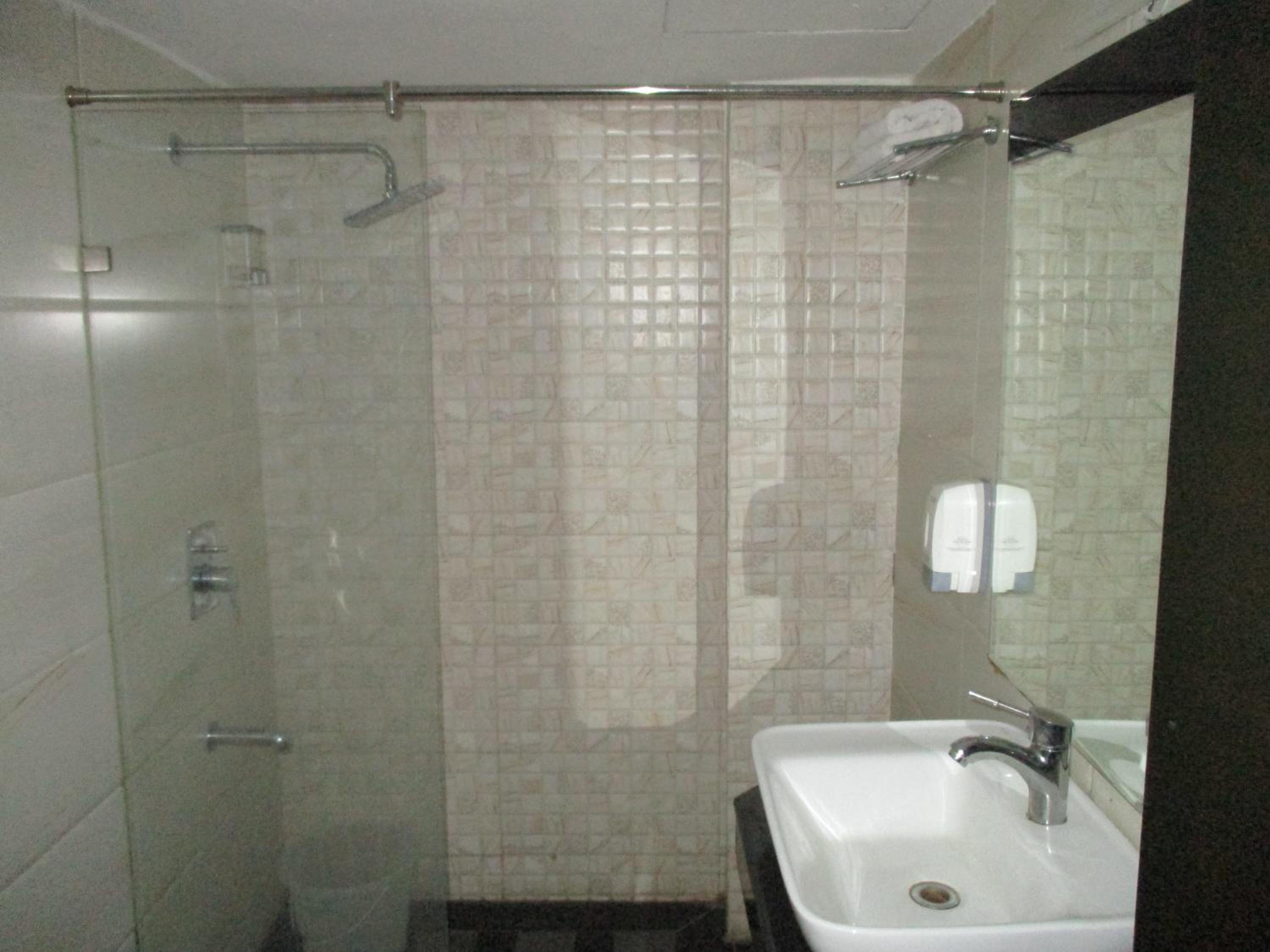 Standard Double Room - Photo 19