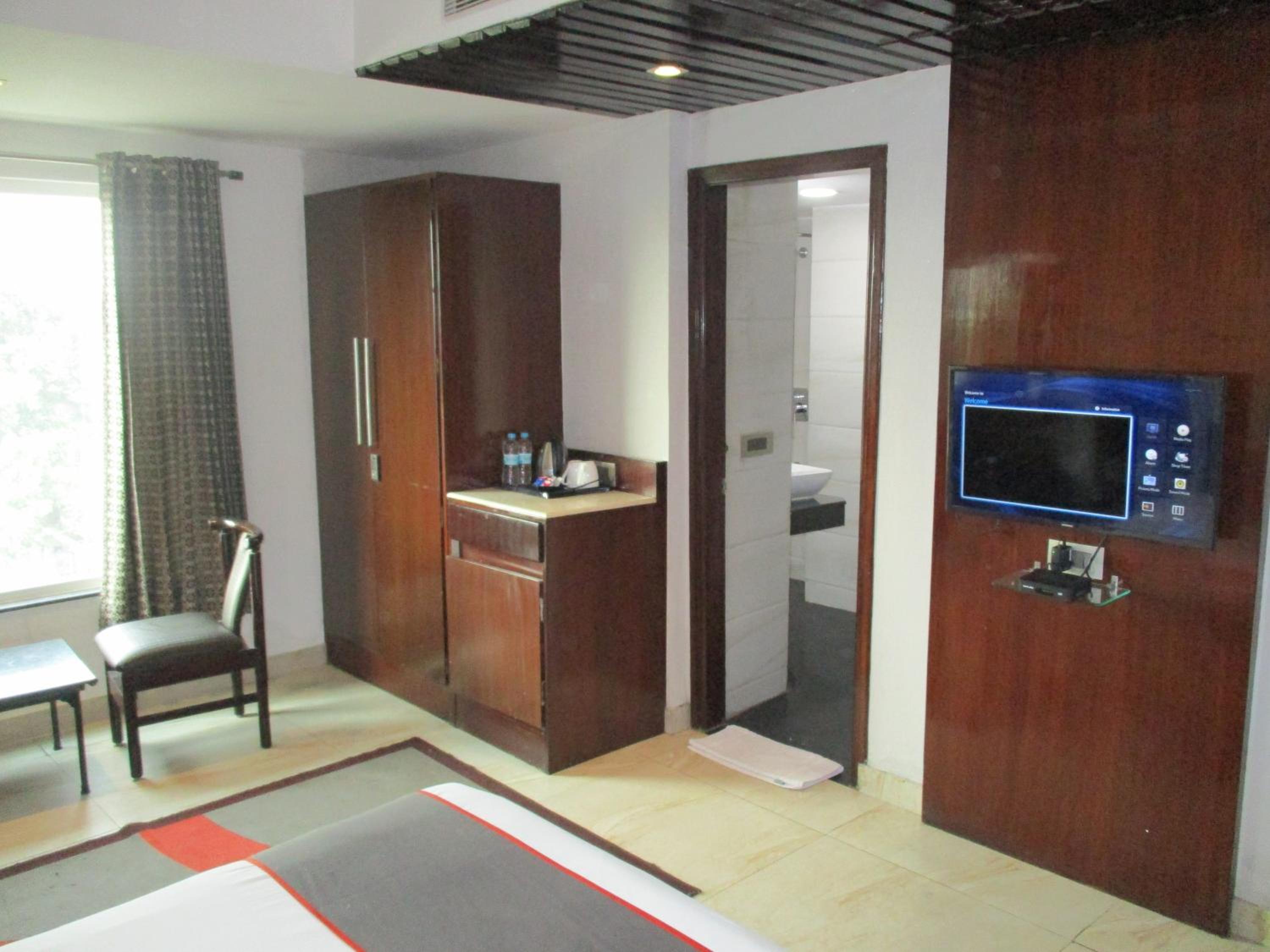 Deluxe Room - Photo 19