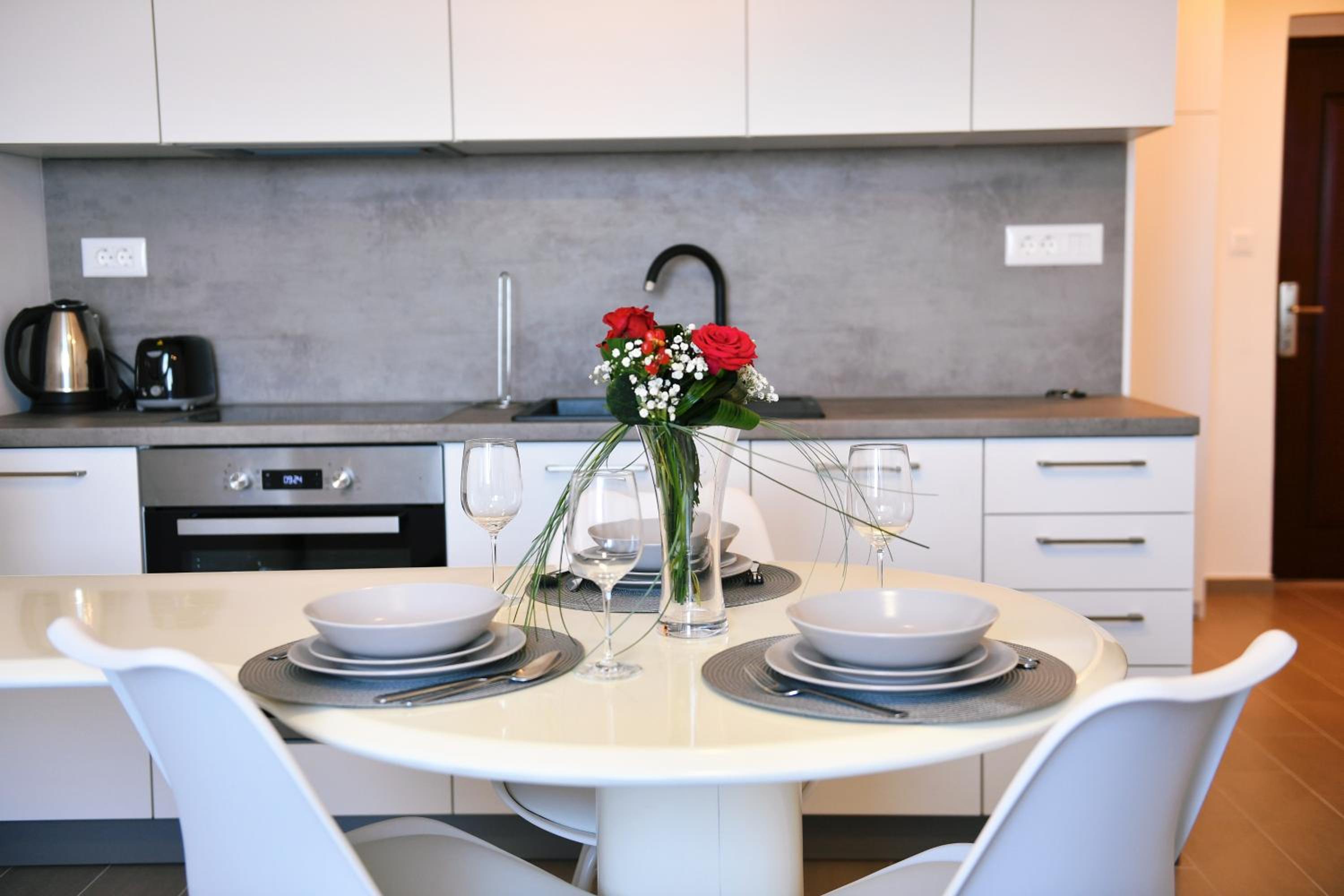 One-Bedroom Apartment - Photo 24