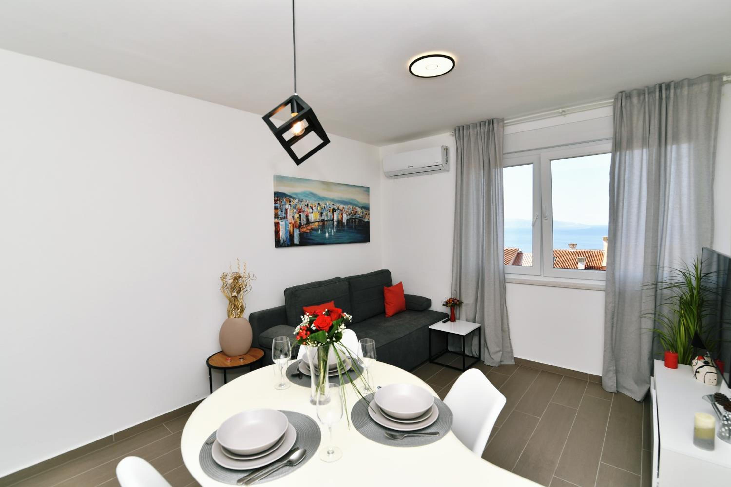 One-Bedroom Apartment - Photo 25