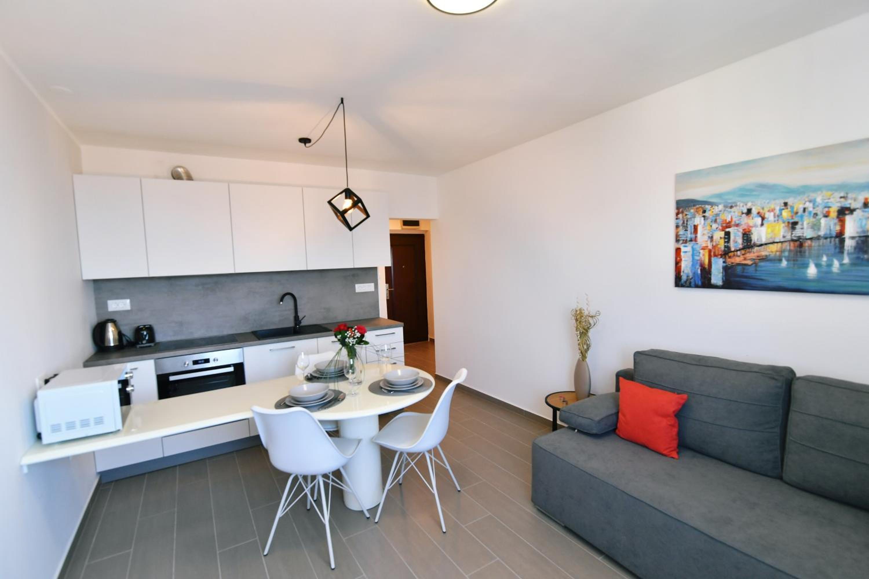 One-Bedroom Apartment - Photo 29