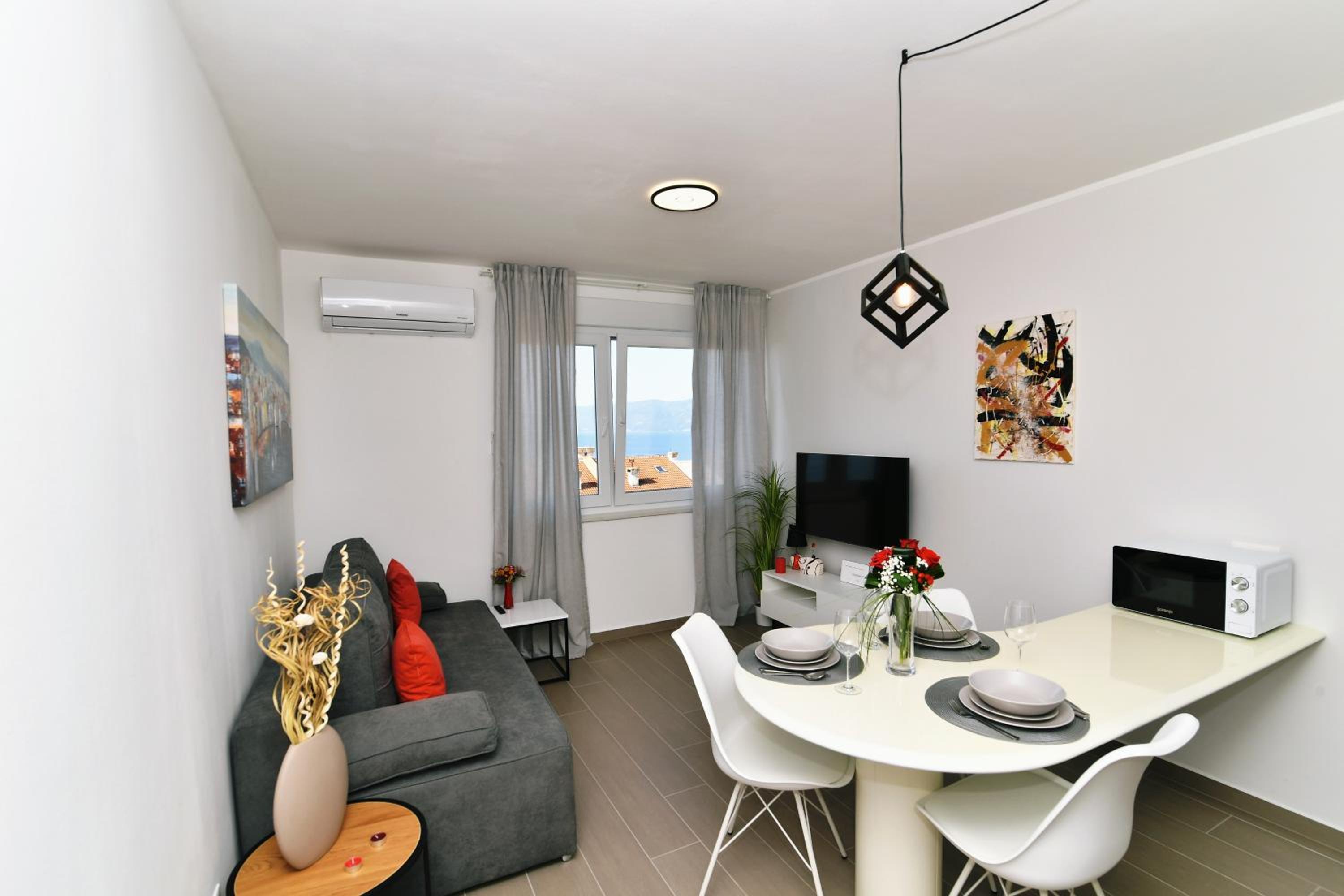 One-Bedroom Apartment - Photo 31