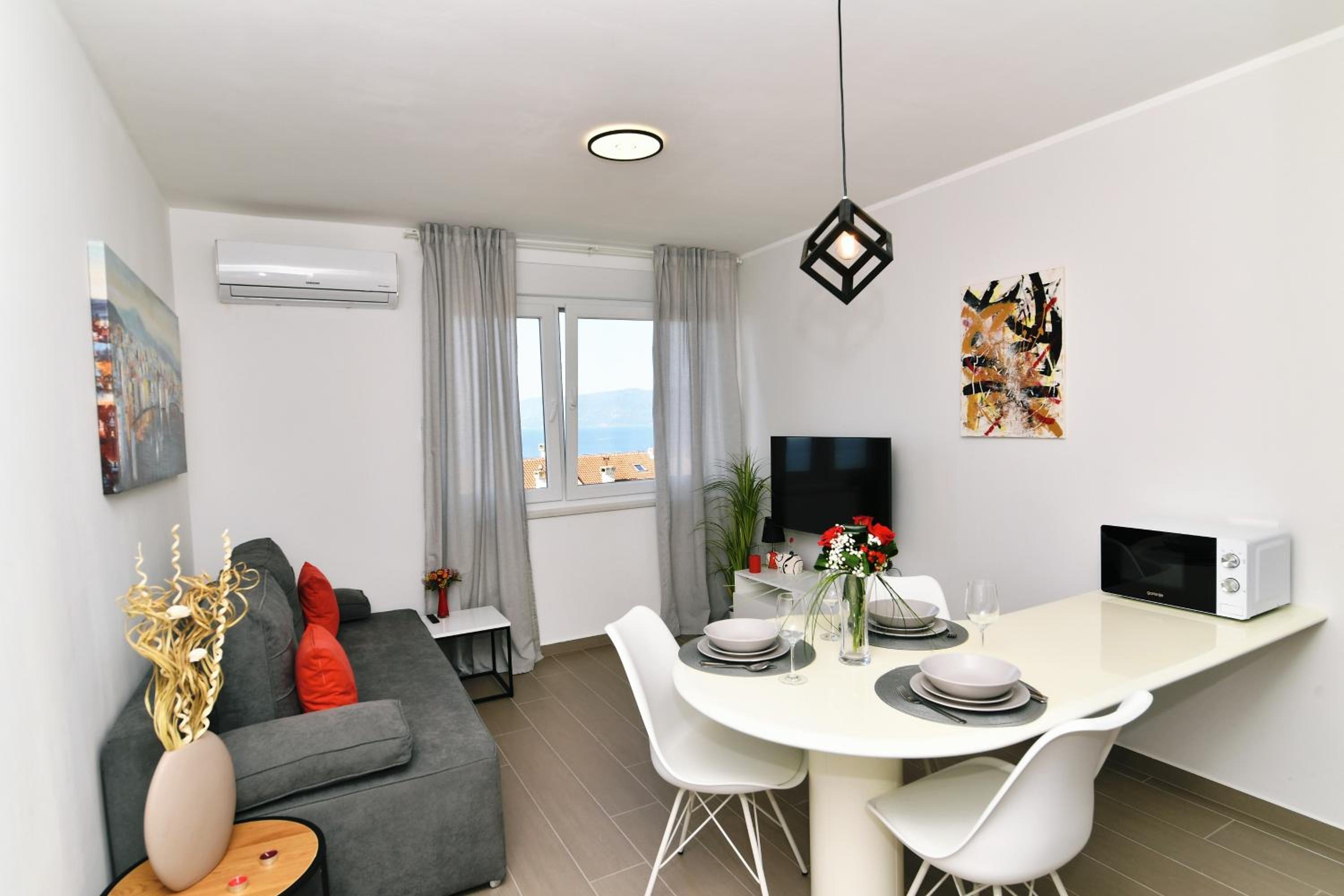 One-Bedroom Apartment - Photo 33