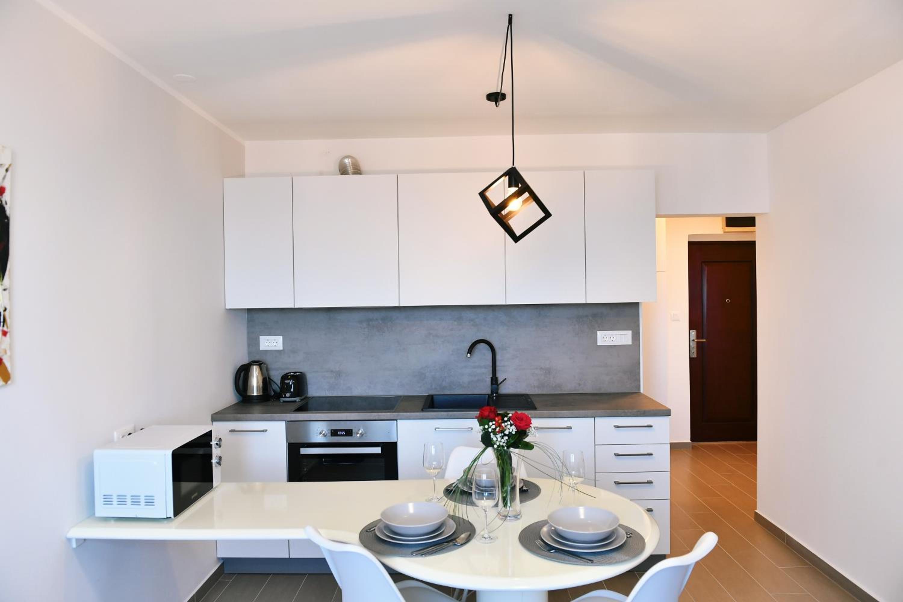 One-Bedroom Apartment - Photo 34