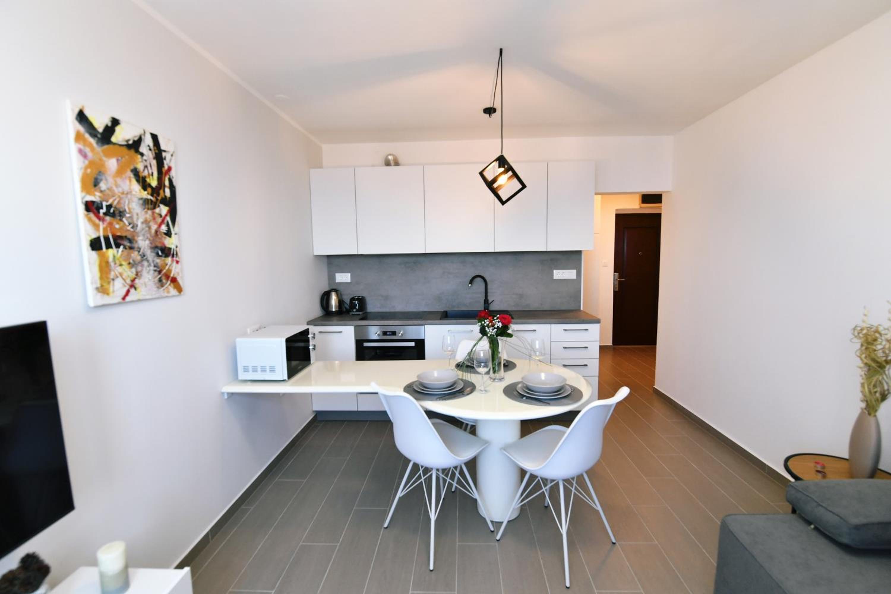 One-Bedroom Apartment - Photo 35