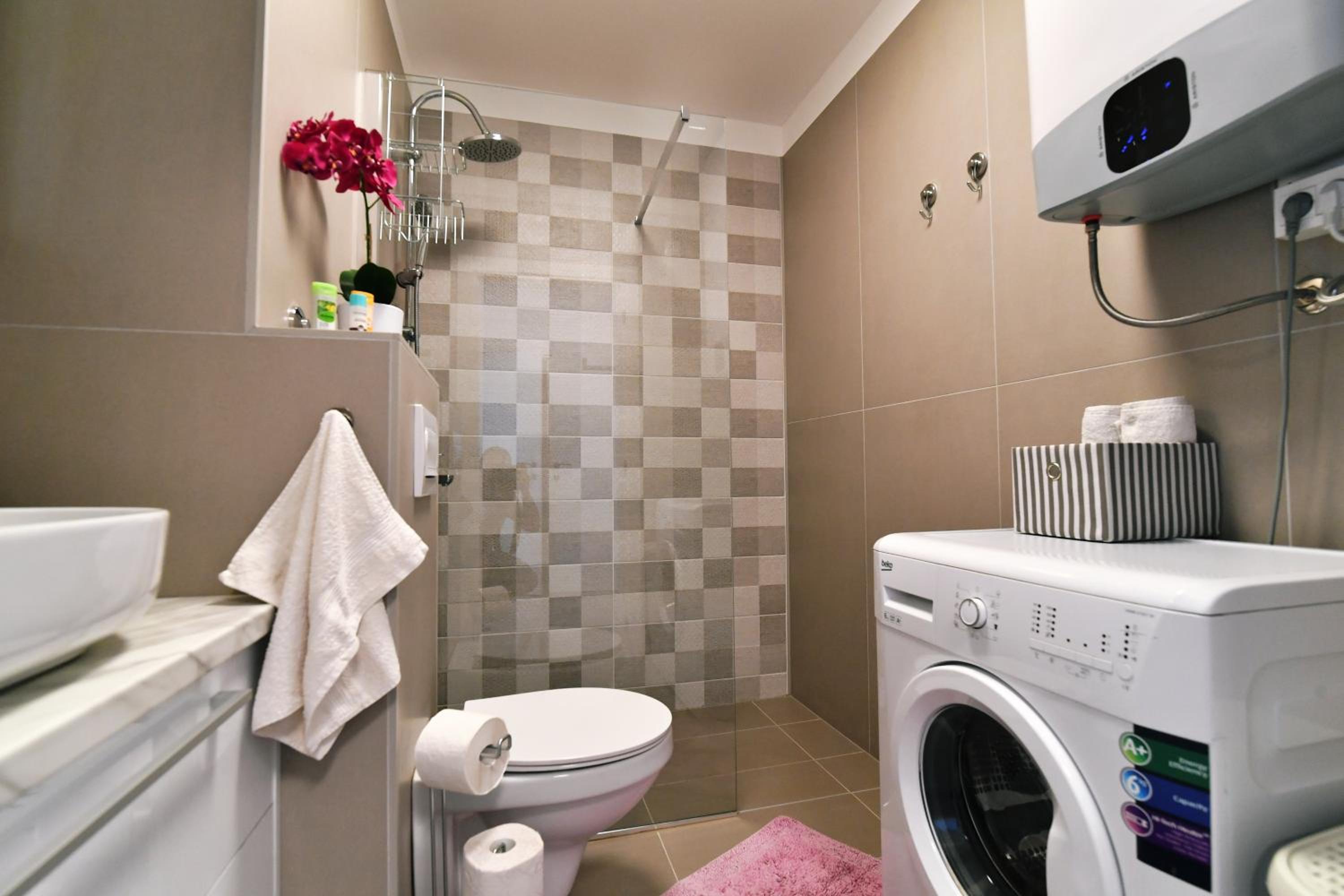 One-Bedroom Apartment - Photo 41