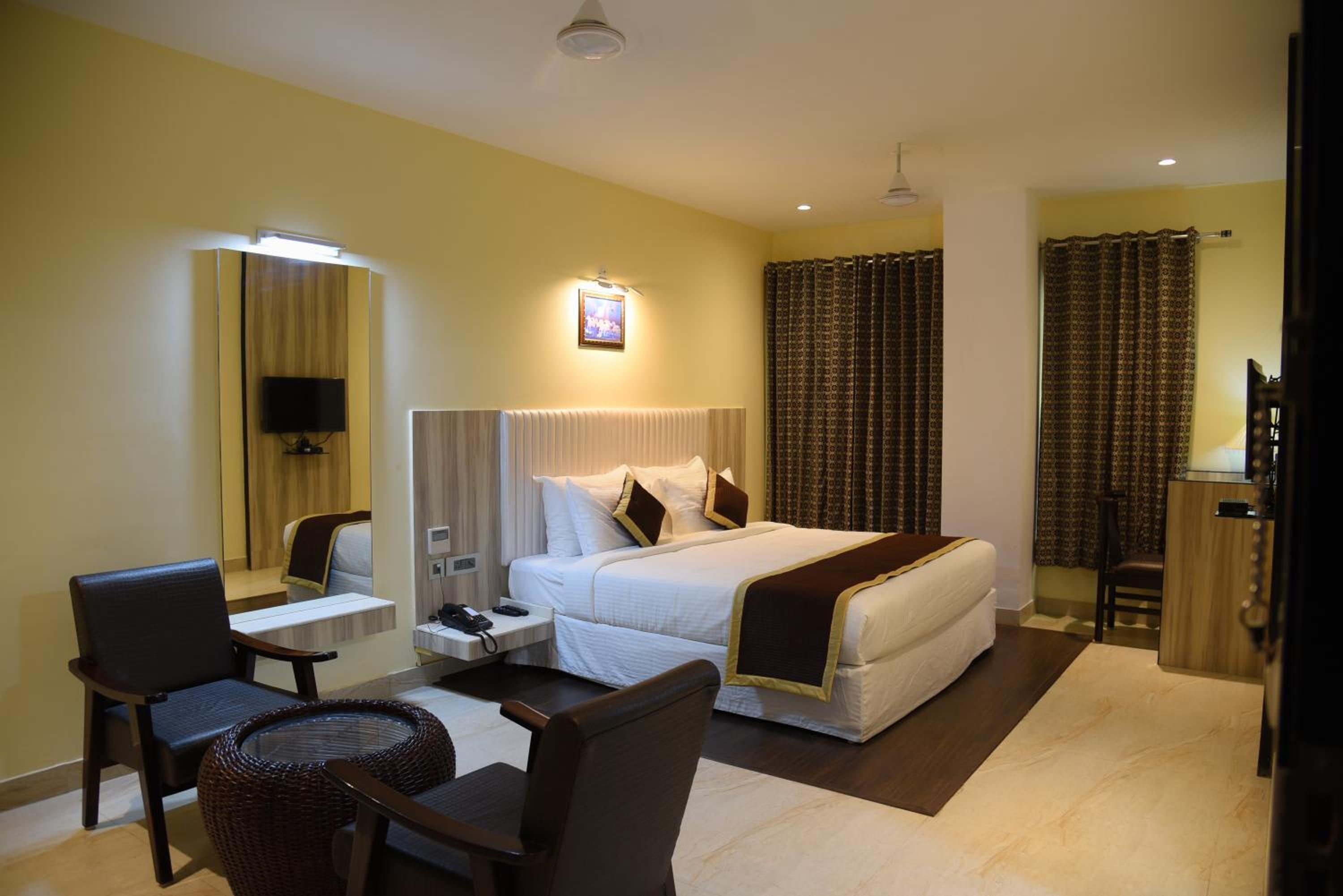 Suite - Photo 6