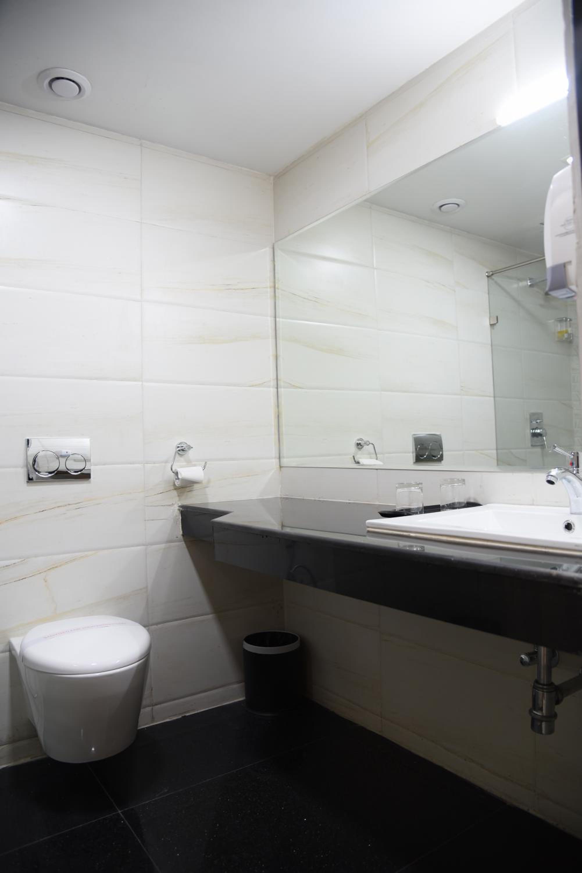 Standard Double Room - Photo 16