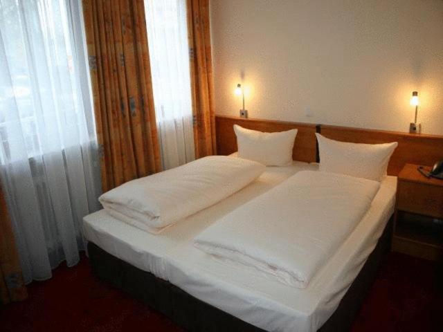 Double Room - Photo 5