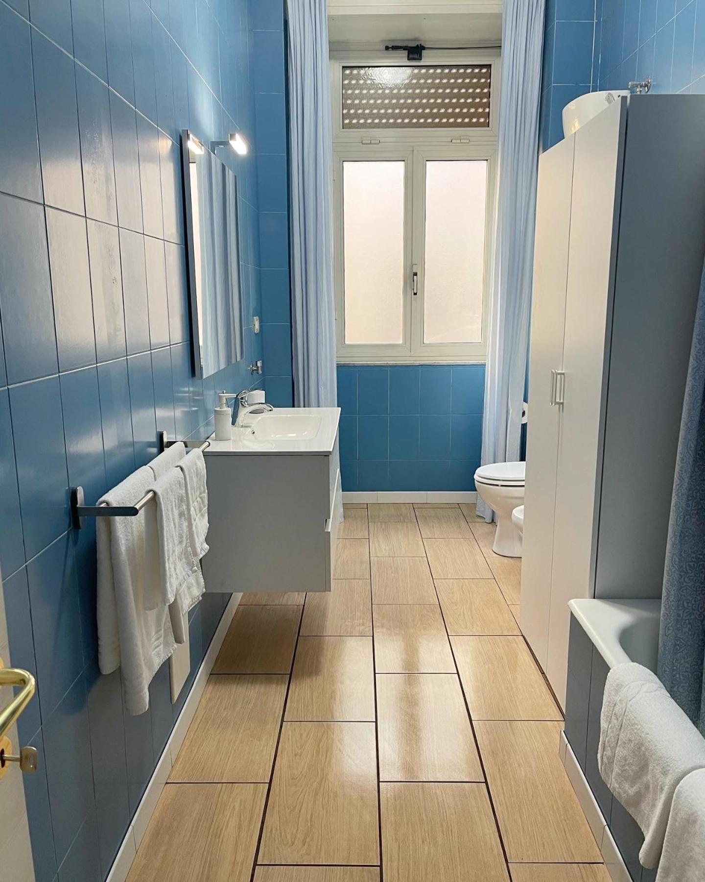 Double Room with Balcony - Photo 2