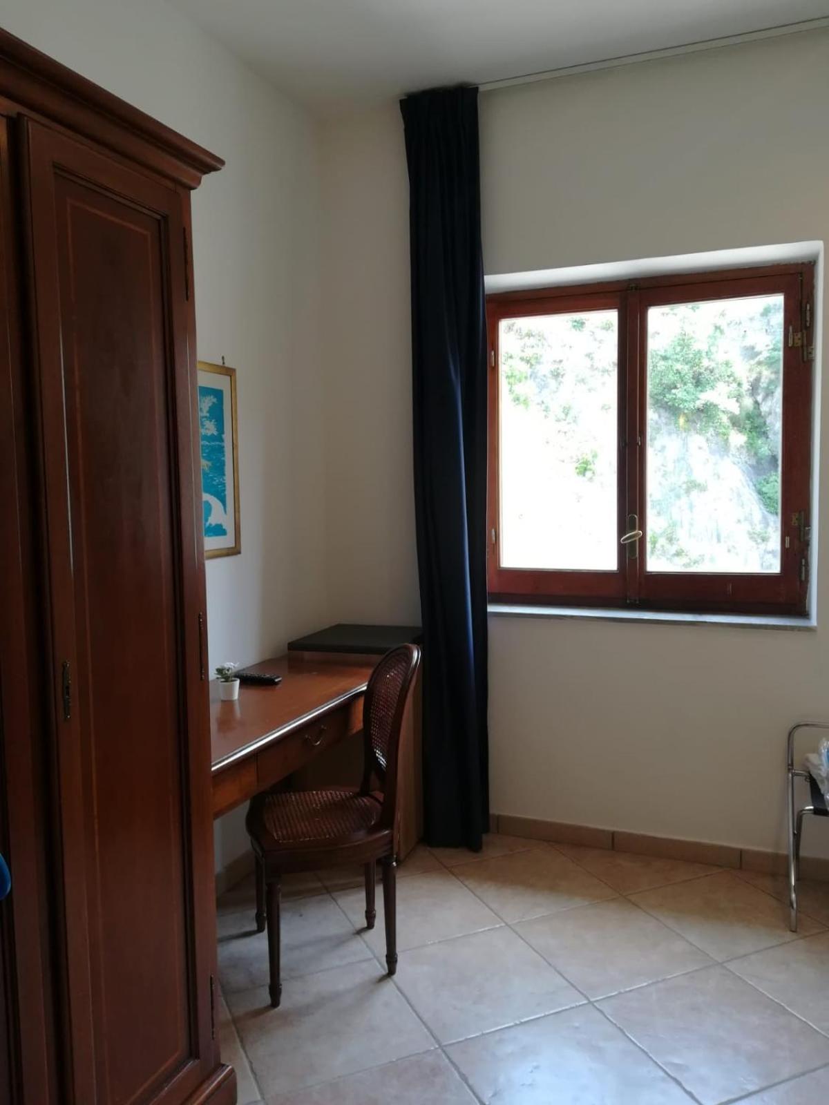 Economy Double Room - Photo 7