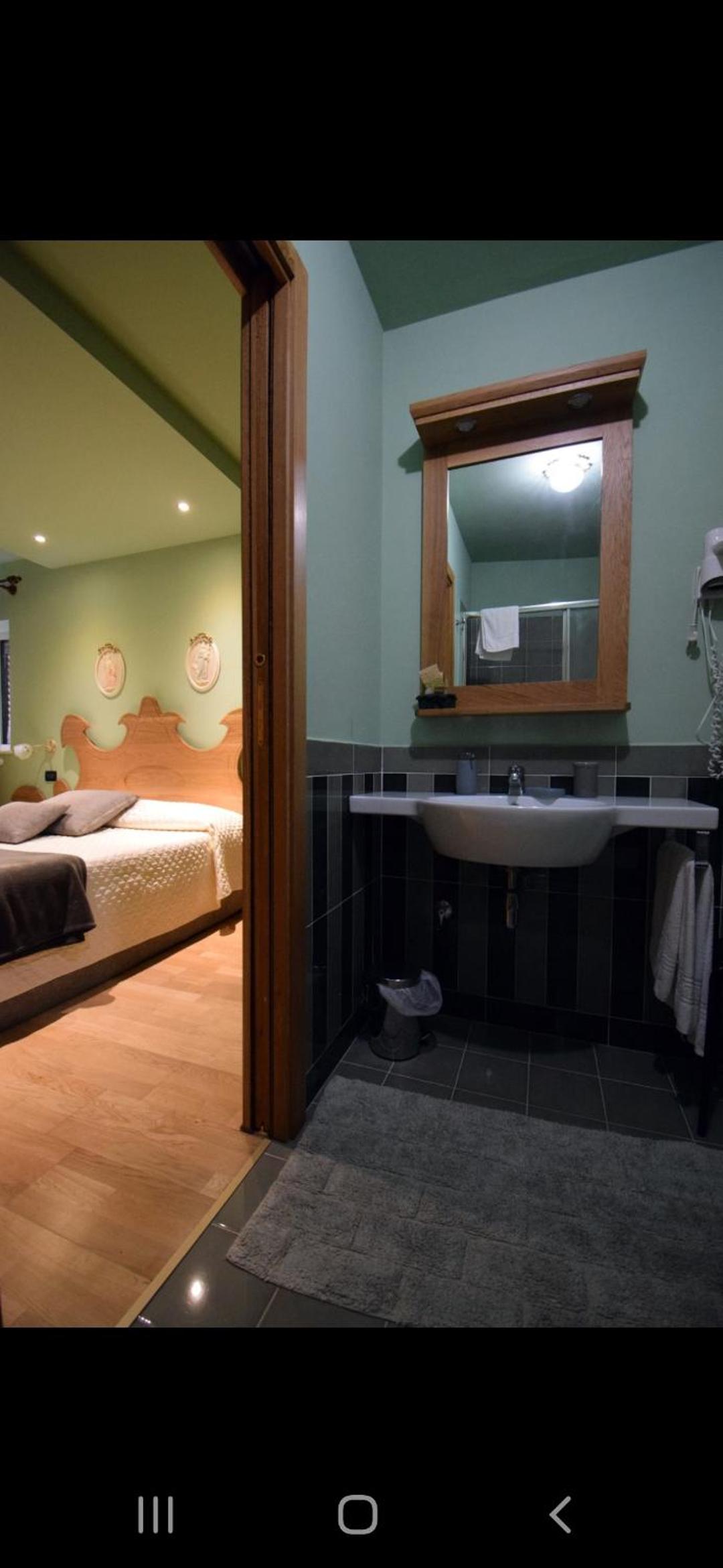 Basic Triple Room photo 2