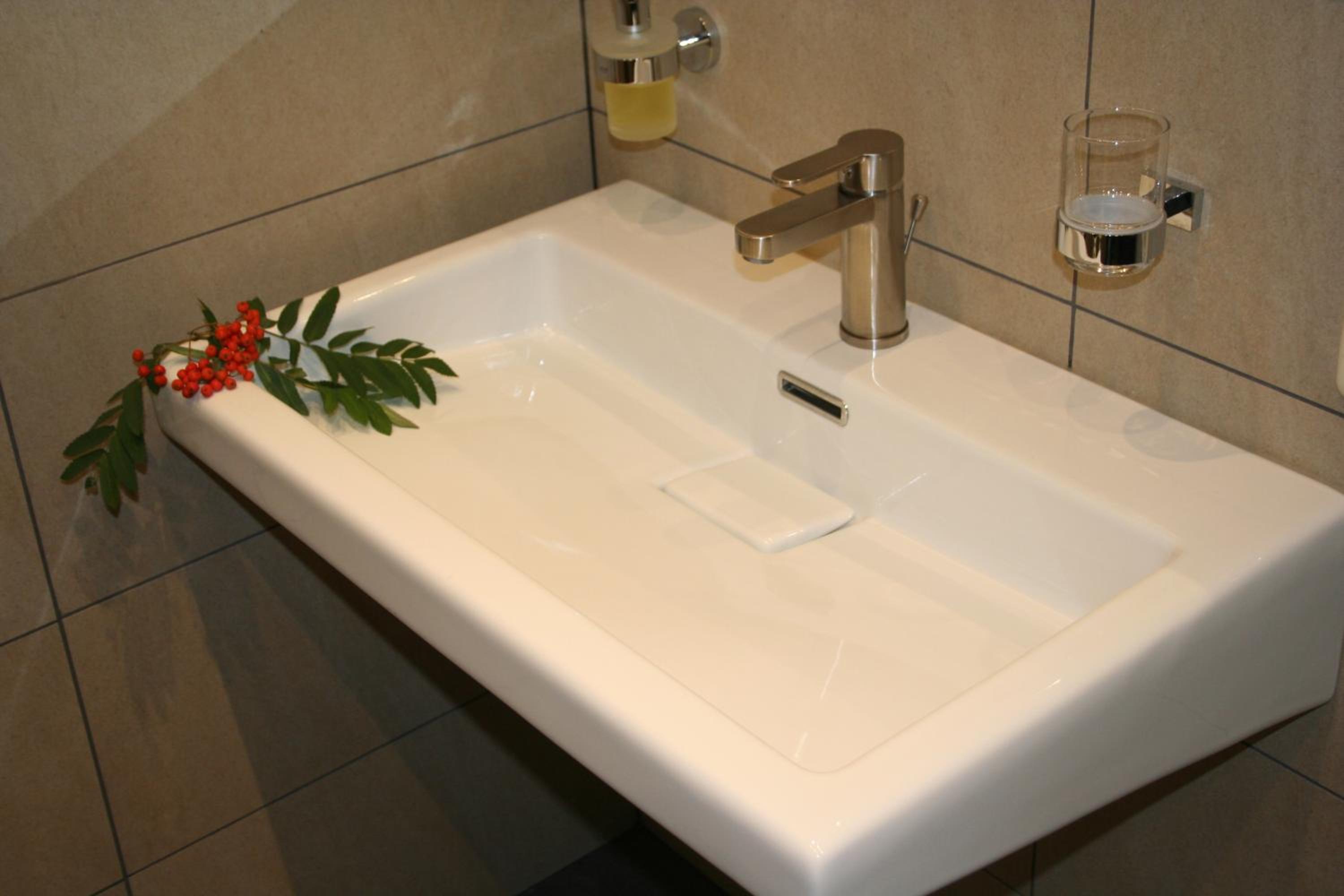 Double Room with Private Bathroom - Photo 3
