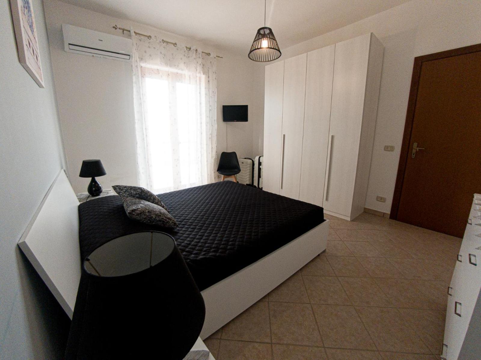 Apartment with Sea View - Photo 10