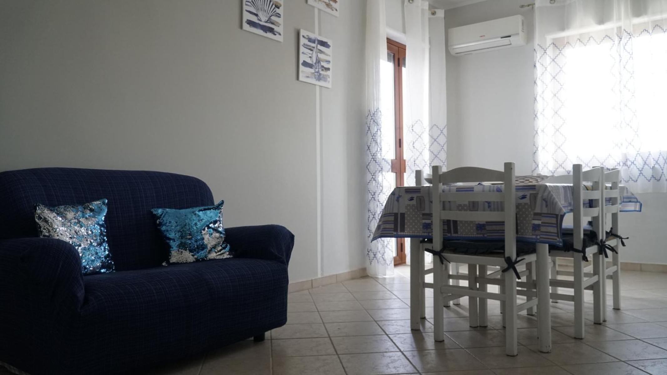 Apartment with Sea View - Photo 12