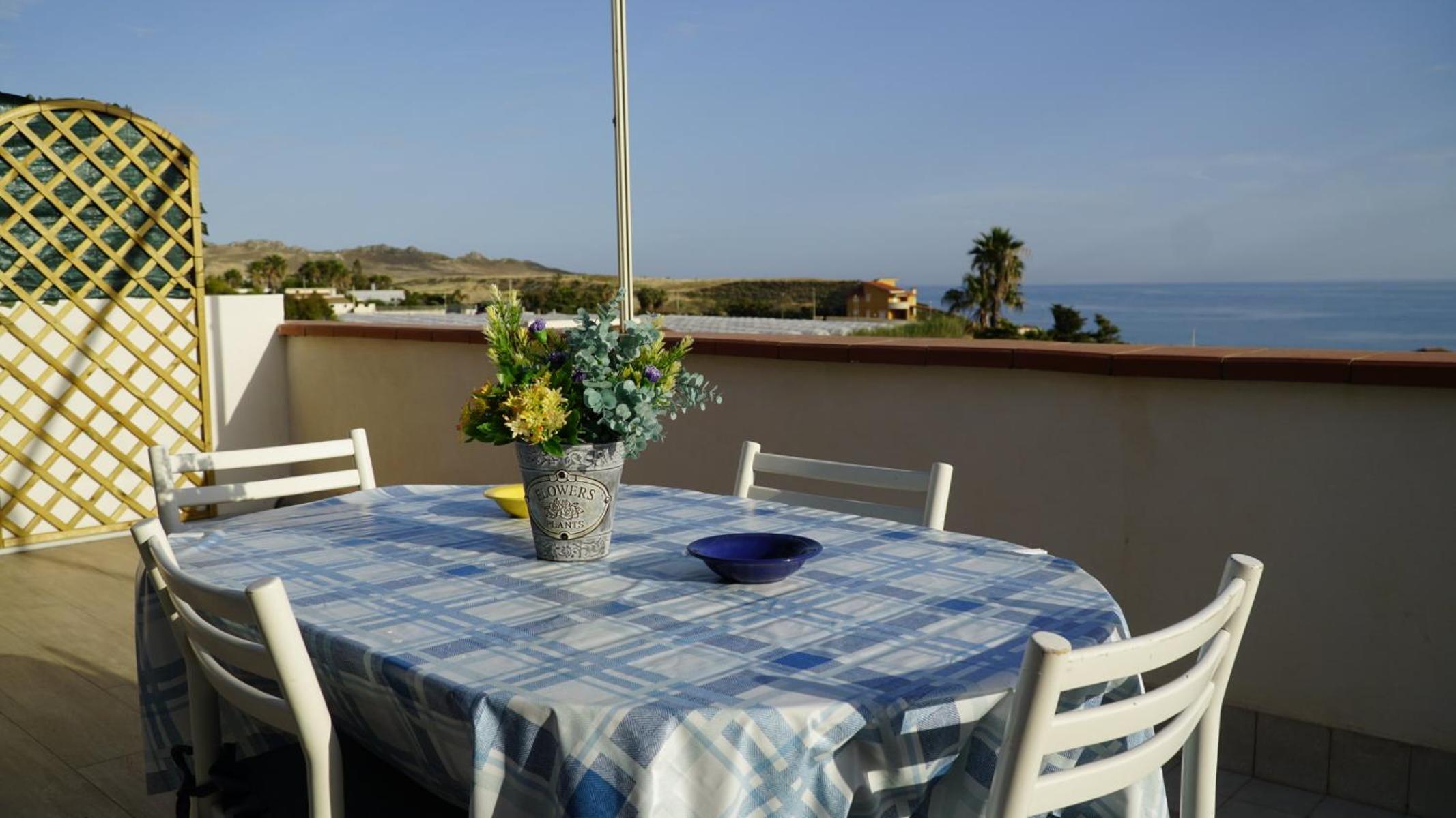 Apartment with Sea View - Photo 9